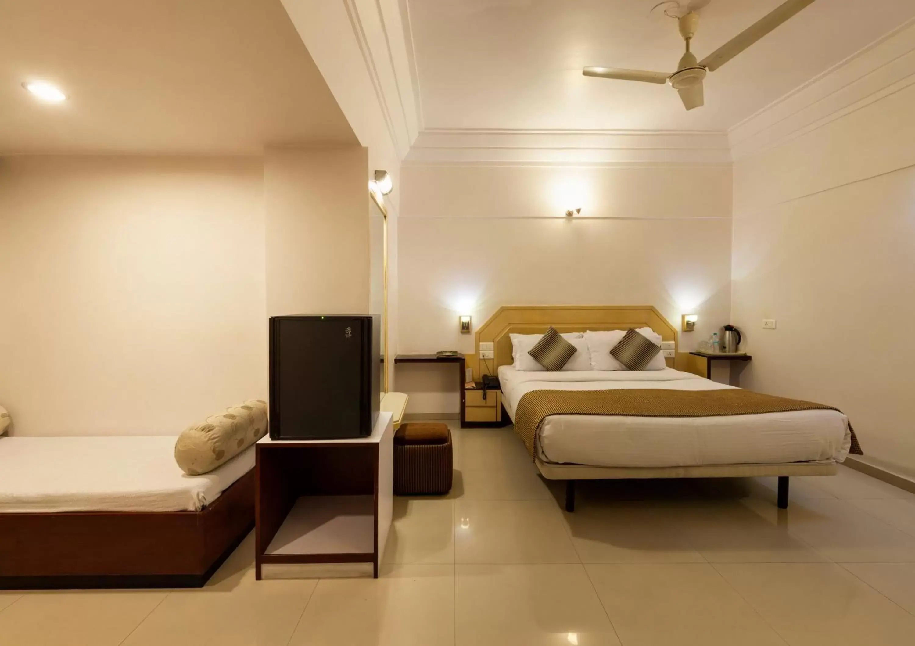 Bedroom, Bed in Hotel Vrishali Executive
