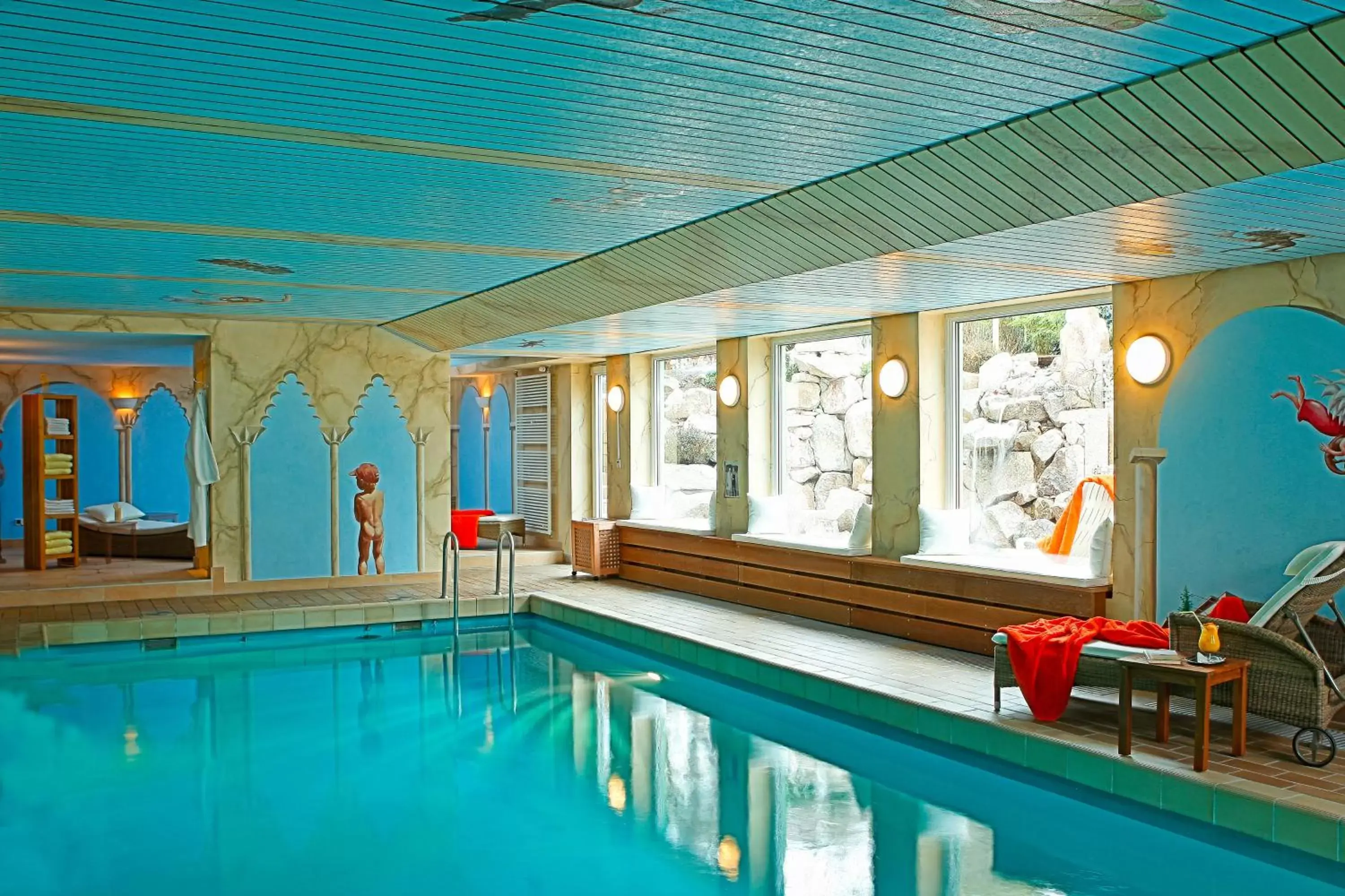 On site, Swimming Pool in Hotel Azenberg