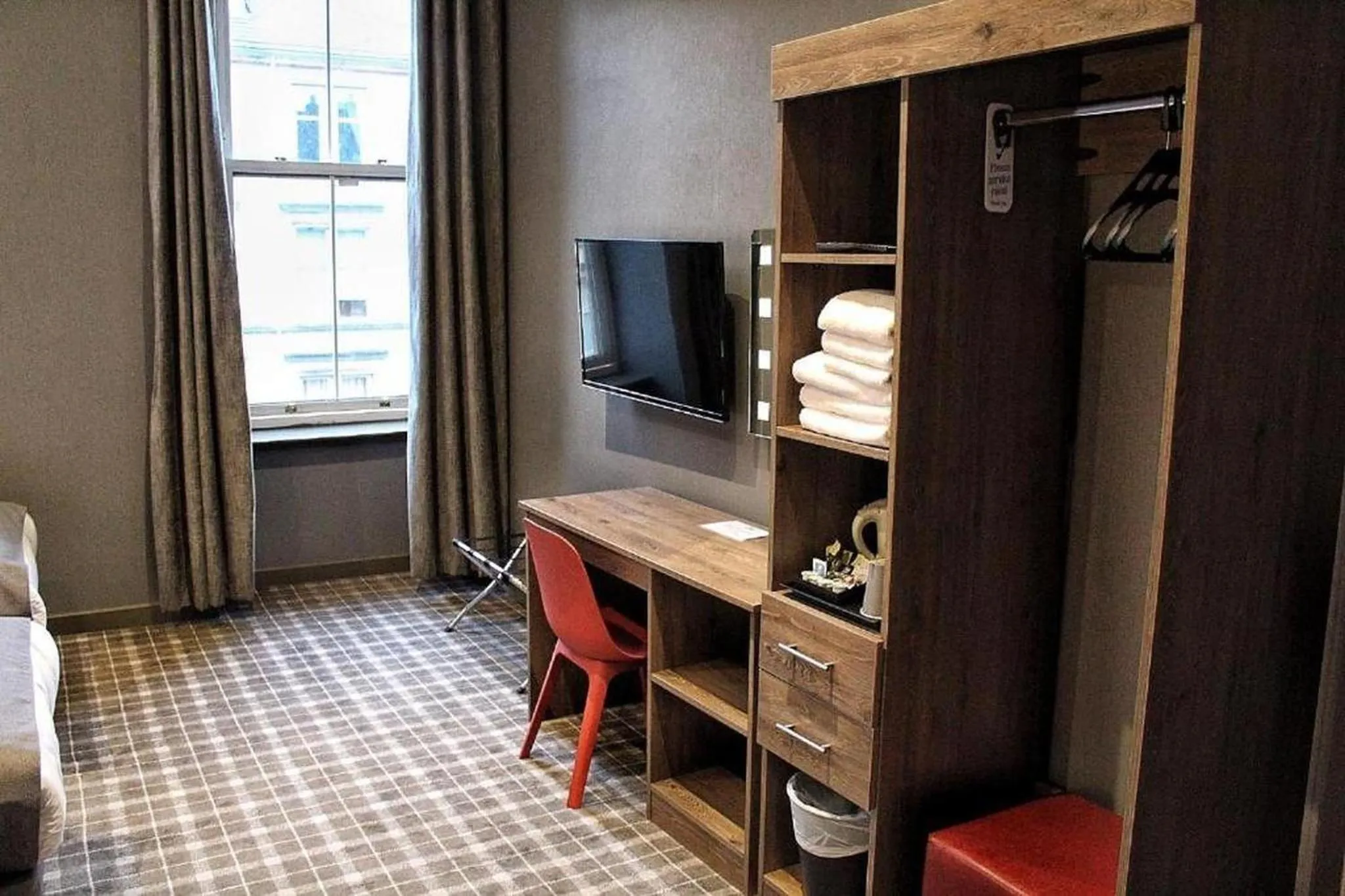 Bedroom in Best Western Glasgow Hotel