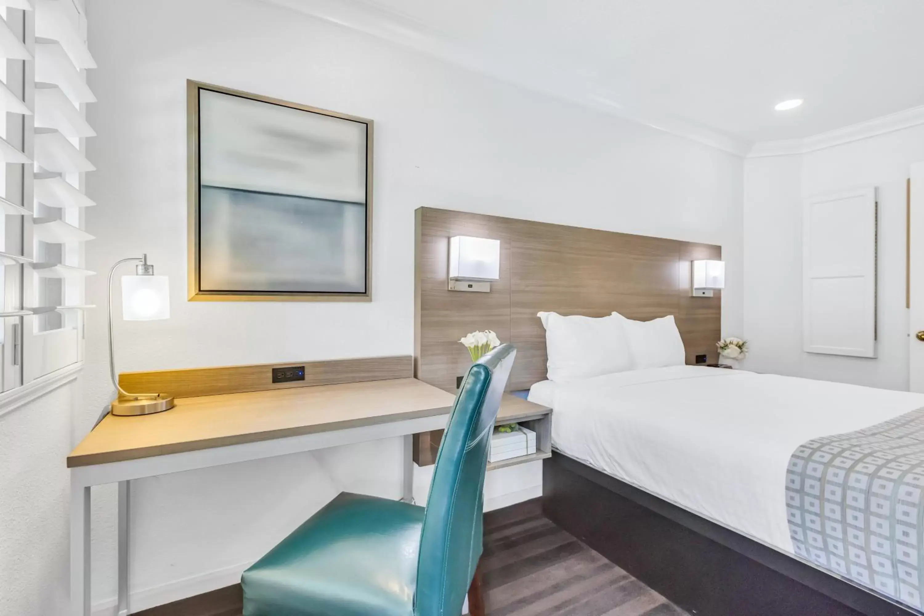 Double Bed Non-Smoking in Napa Valley Hotel & Suites Double Bed Non-Smoking in Napa Valley Hotel & Suites