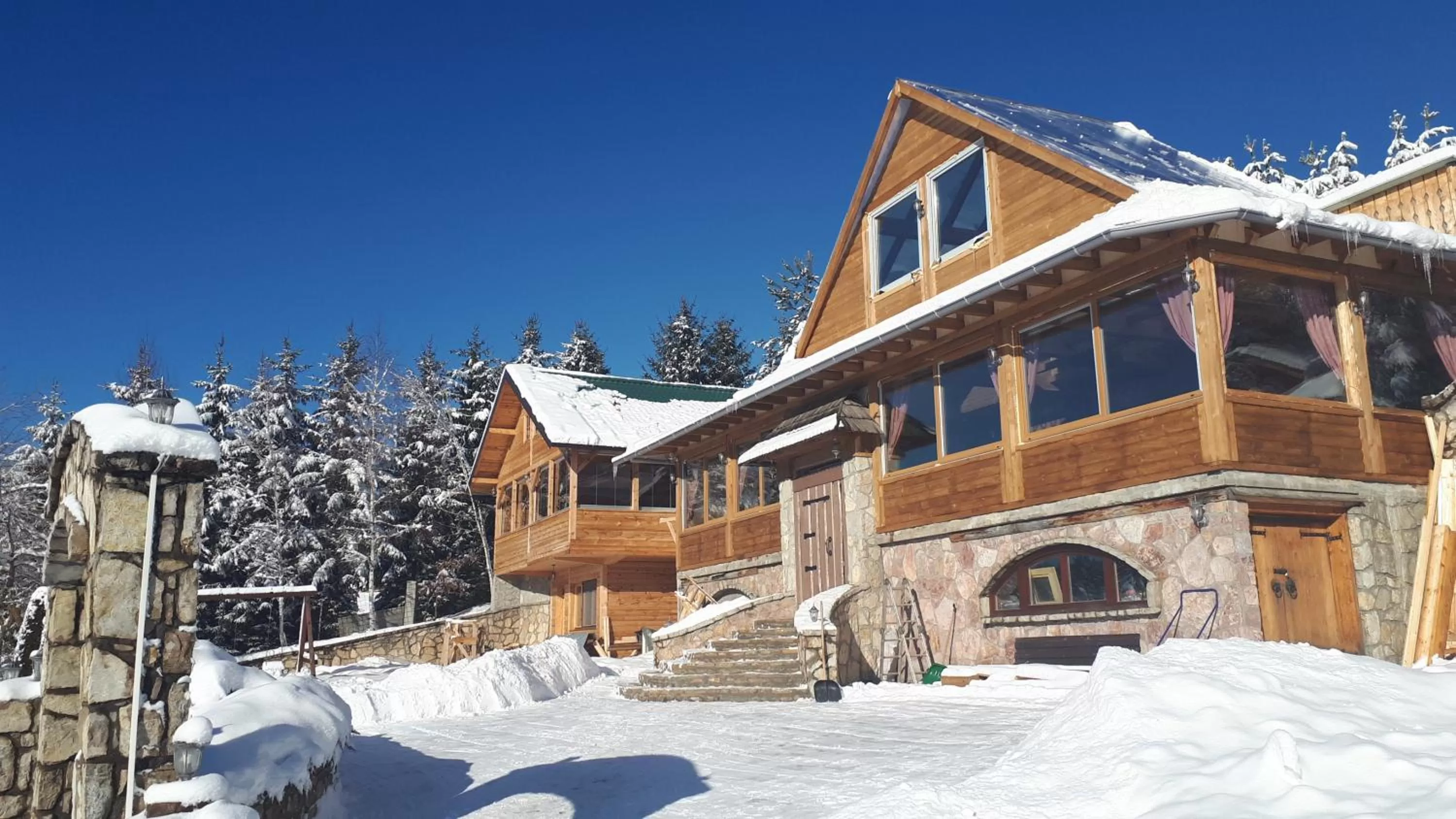 Restaurant/places to eat in Etno naselje KUM