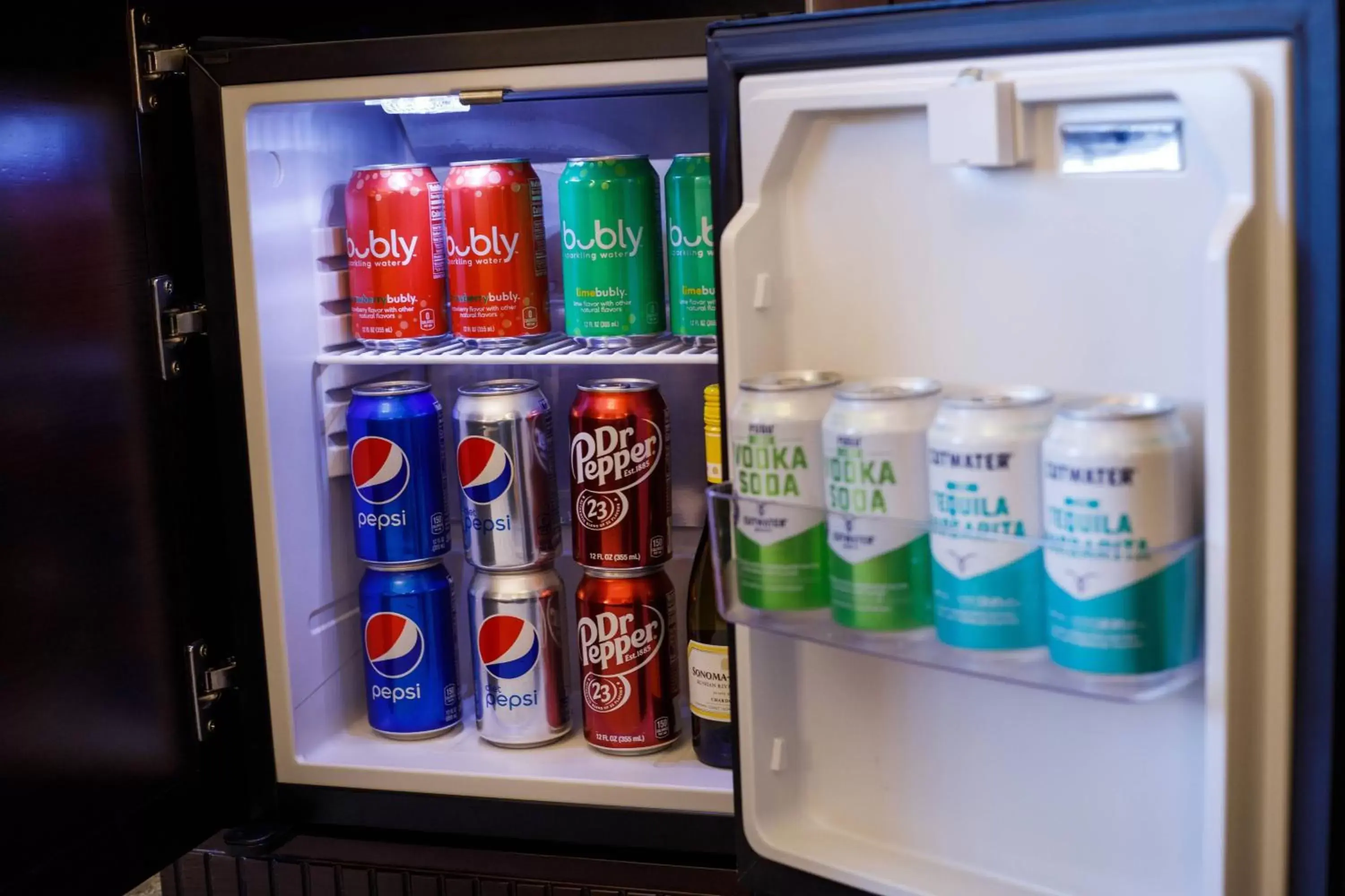 Lounge or bar in Hotel Carmichael, Autograph Collection Lounge or bar in Hotel Carmichael, Autograph Collection