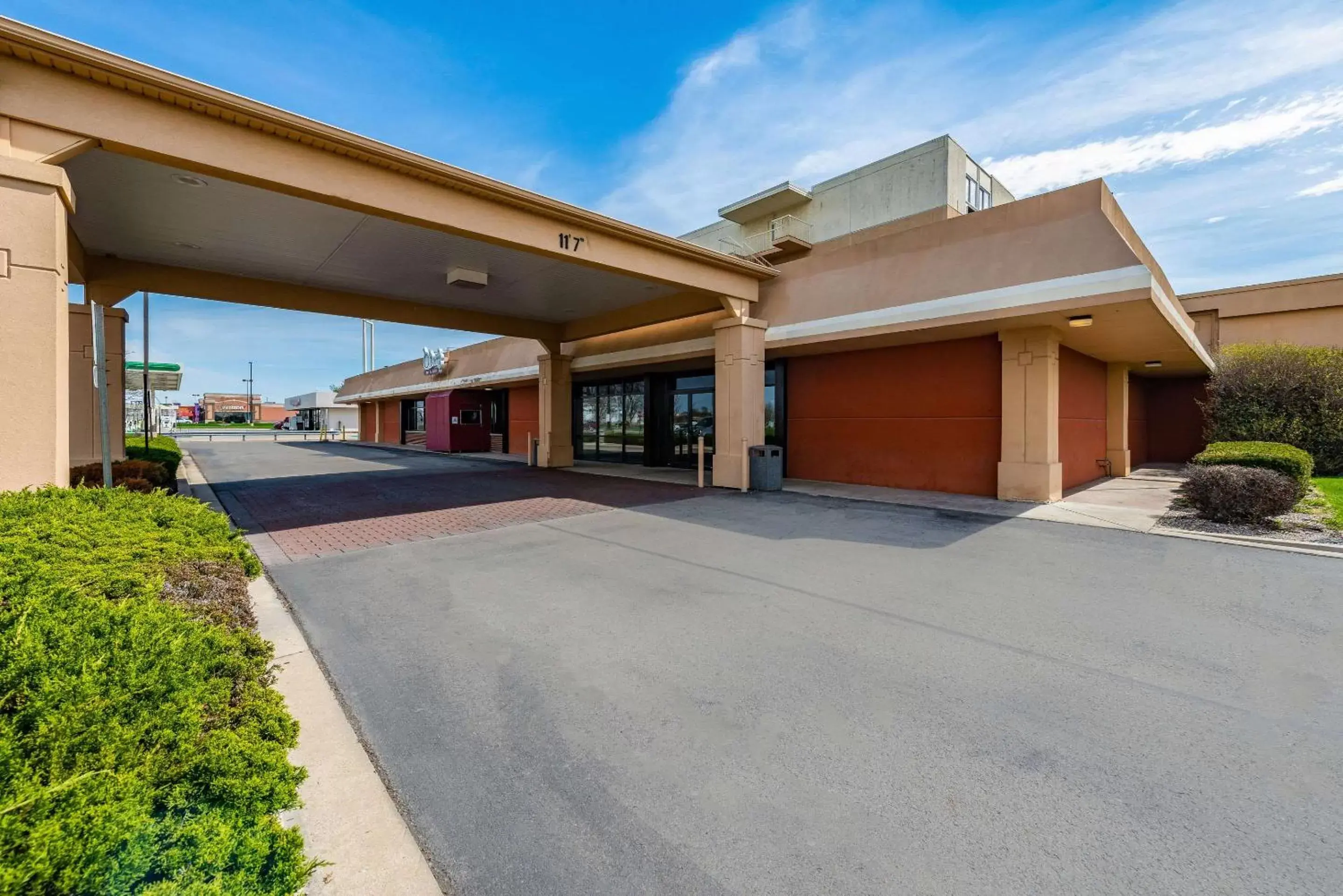 Property Building in Quality Inn Bradley- Bourbonnais