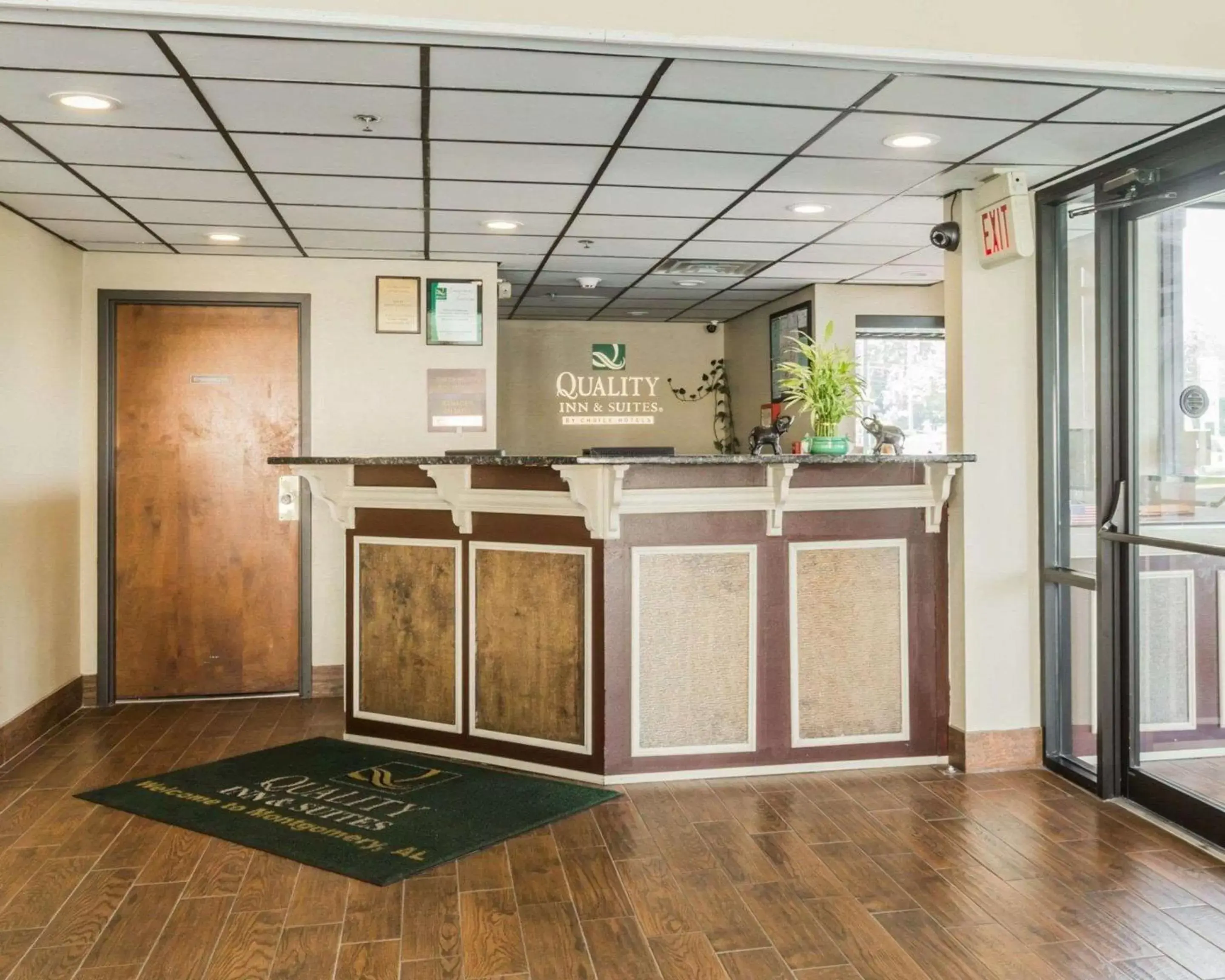 Lobby or reception, Lobby/Reception in Quality Inn & Suites near Coliseum and Hwy 231 North