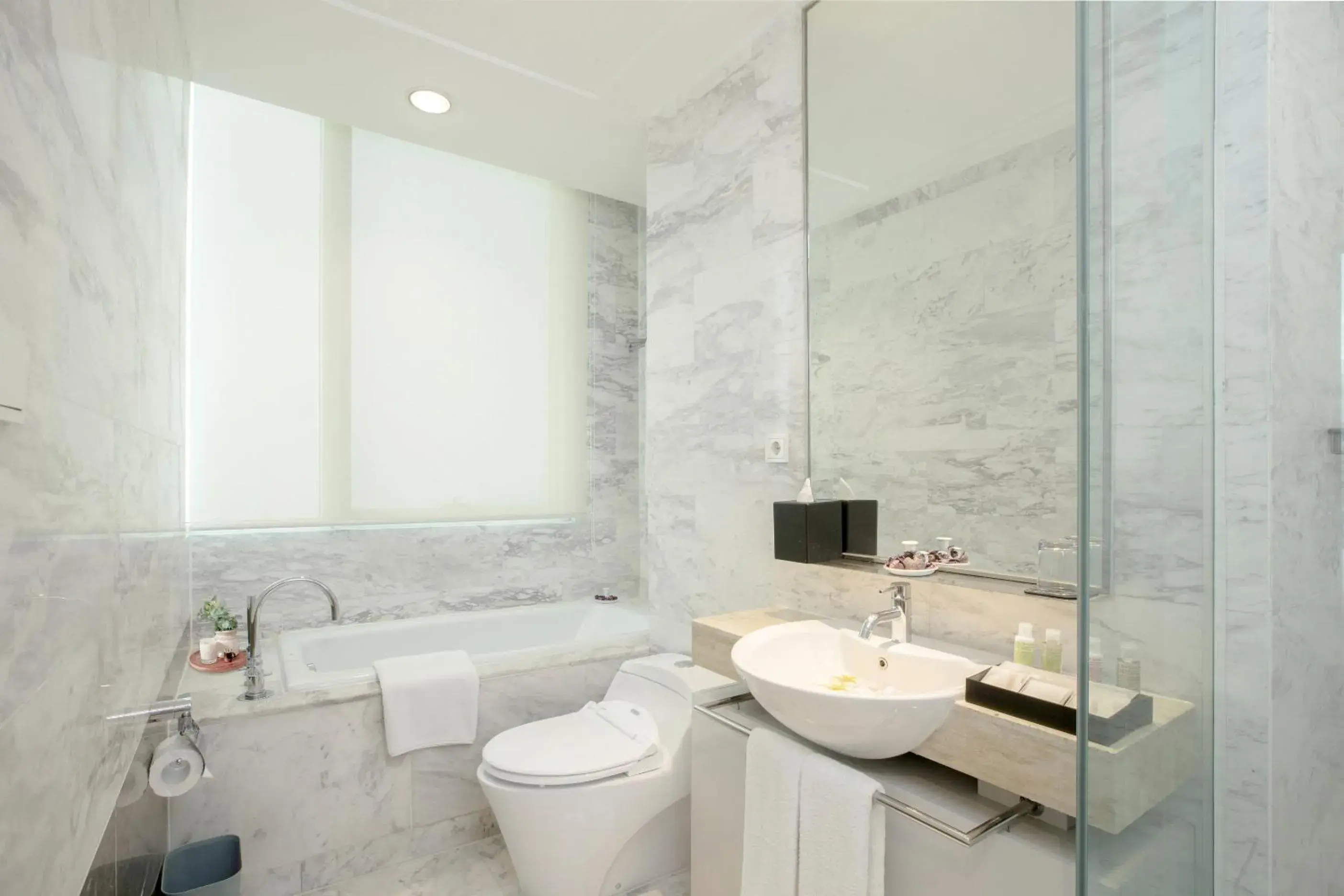 Shower, Bathroom in Fraser Residence Sudirman, Jakarta