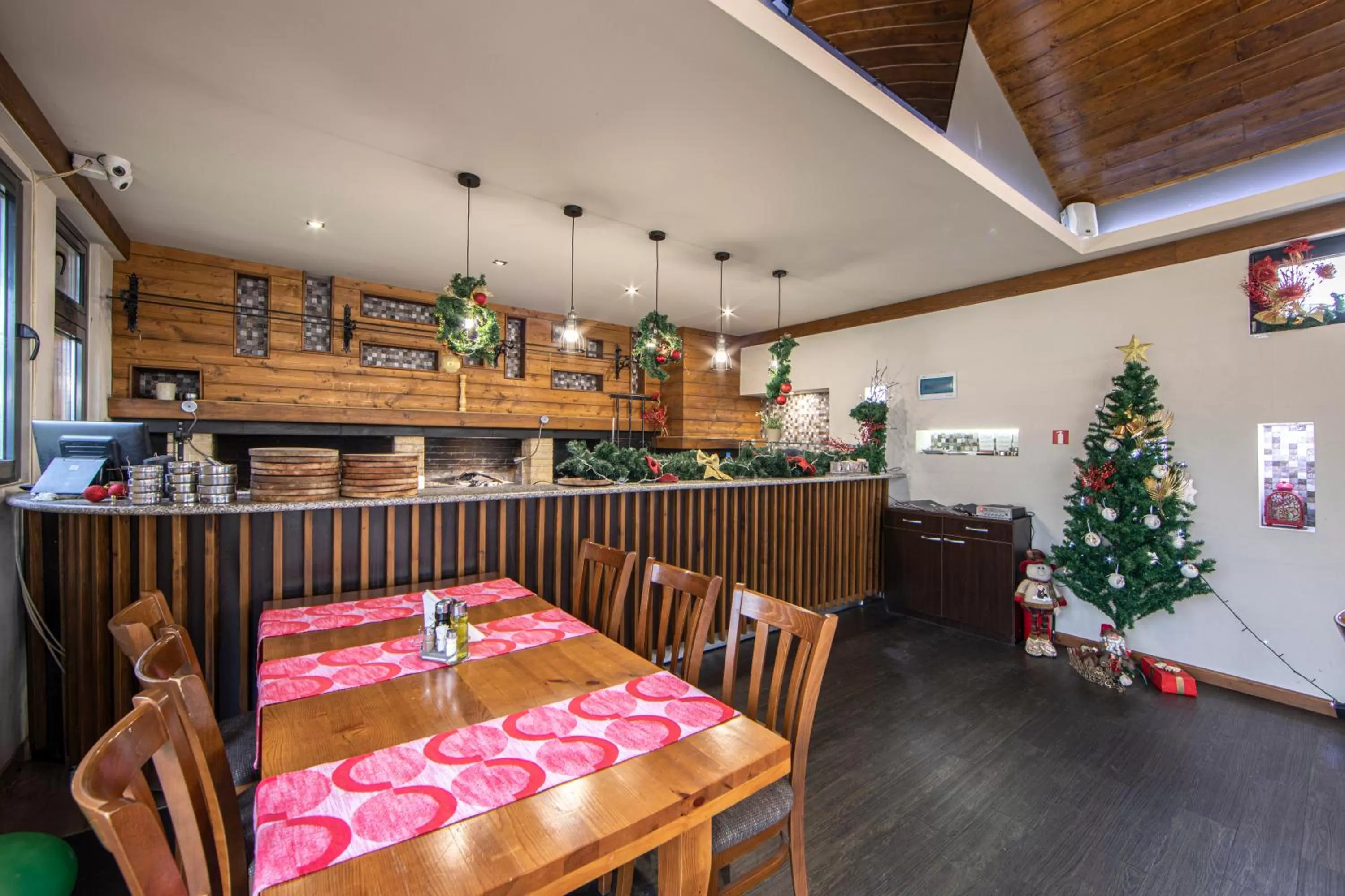 Restaurant/places to eat in Spa Hotel Ezeretz Blagoevgrad