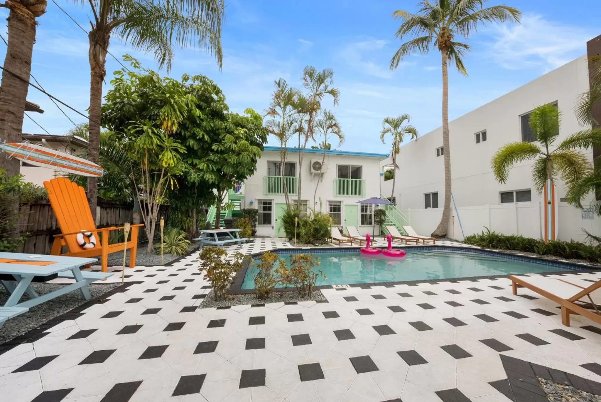 Property building, Swimming Pool in Las Olas Guest House