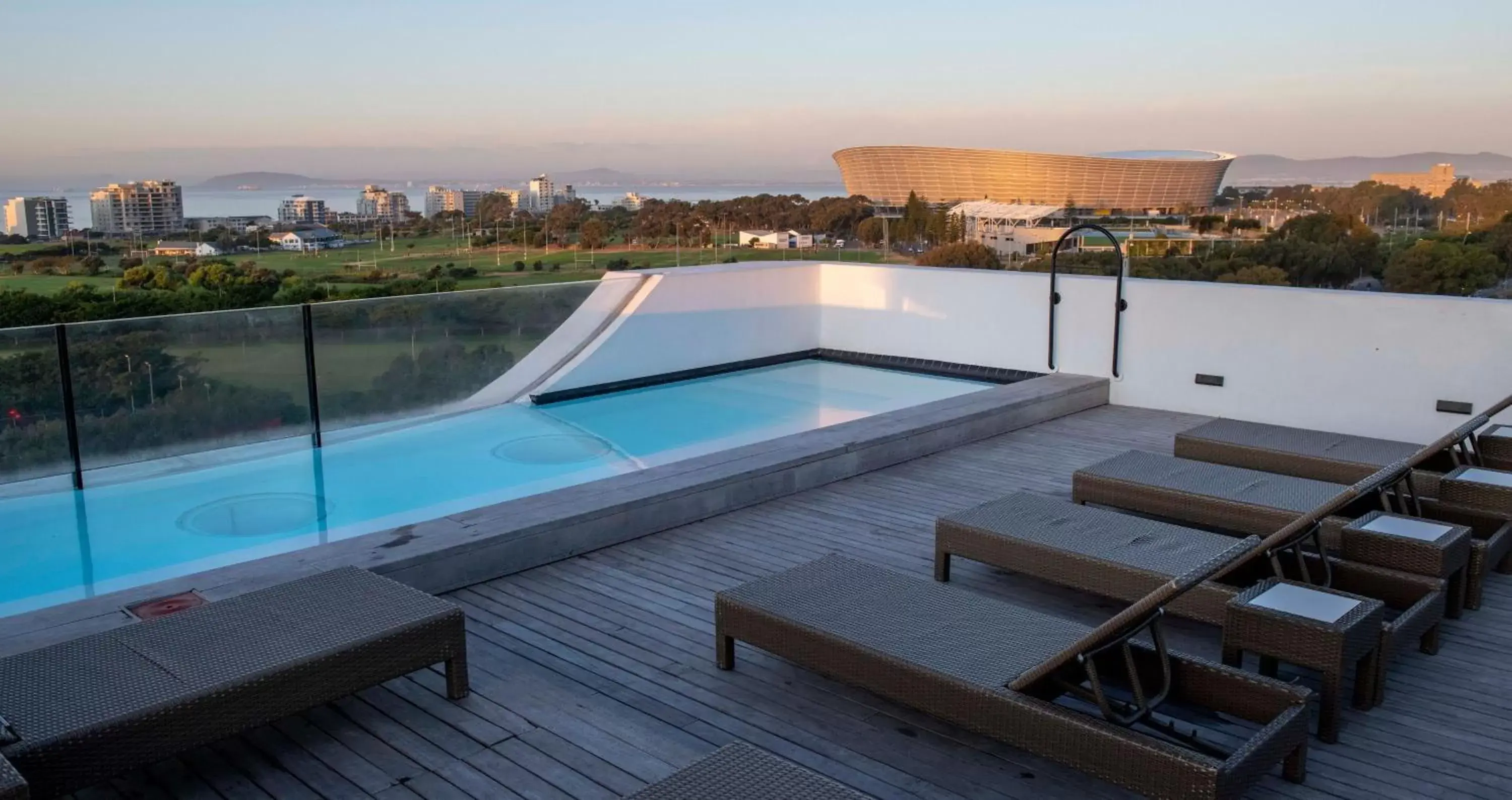 View (from property/room), Swimming Pool in ANEW Hotel Green Point Cape Town