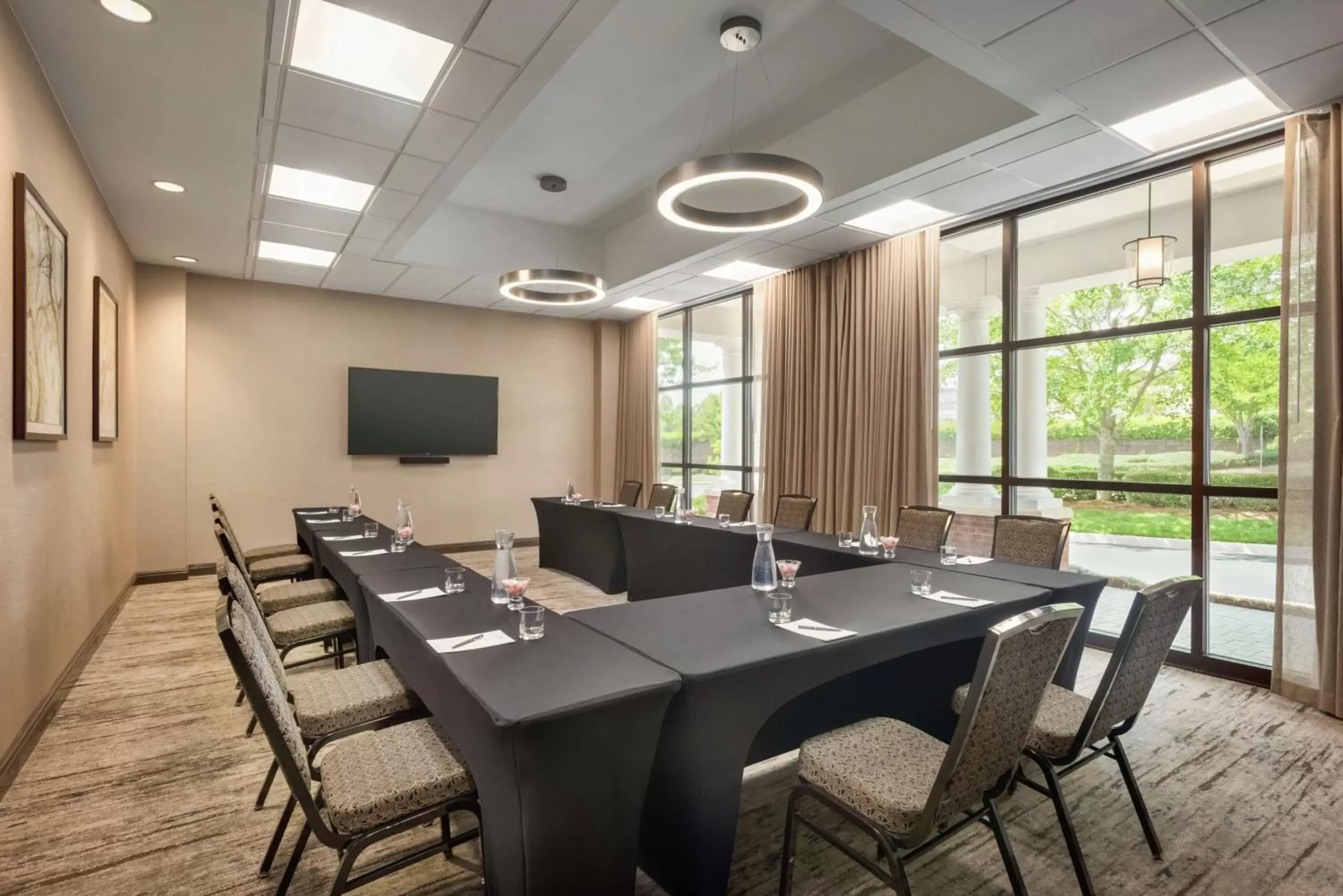 Meeting/conference room in Embassy Suites by Hilton Atlanta Alpharetta