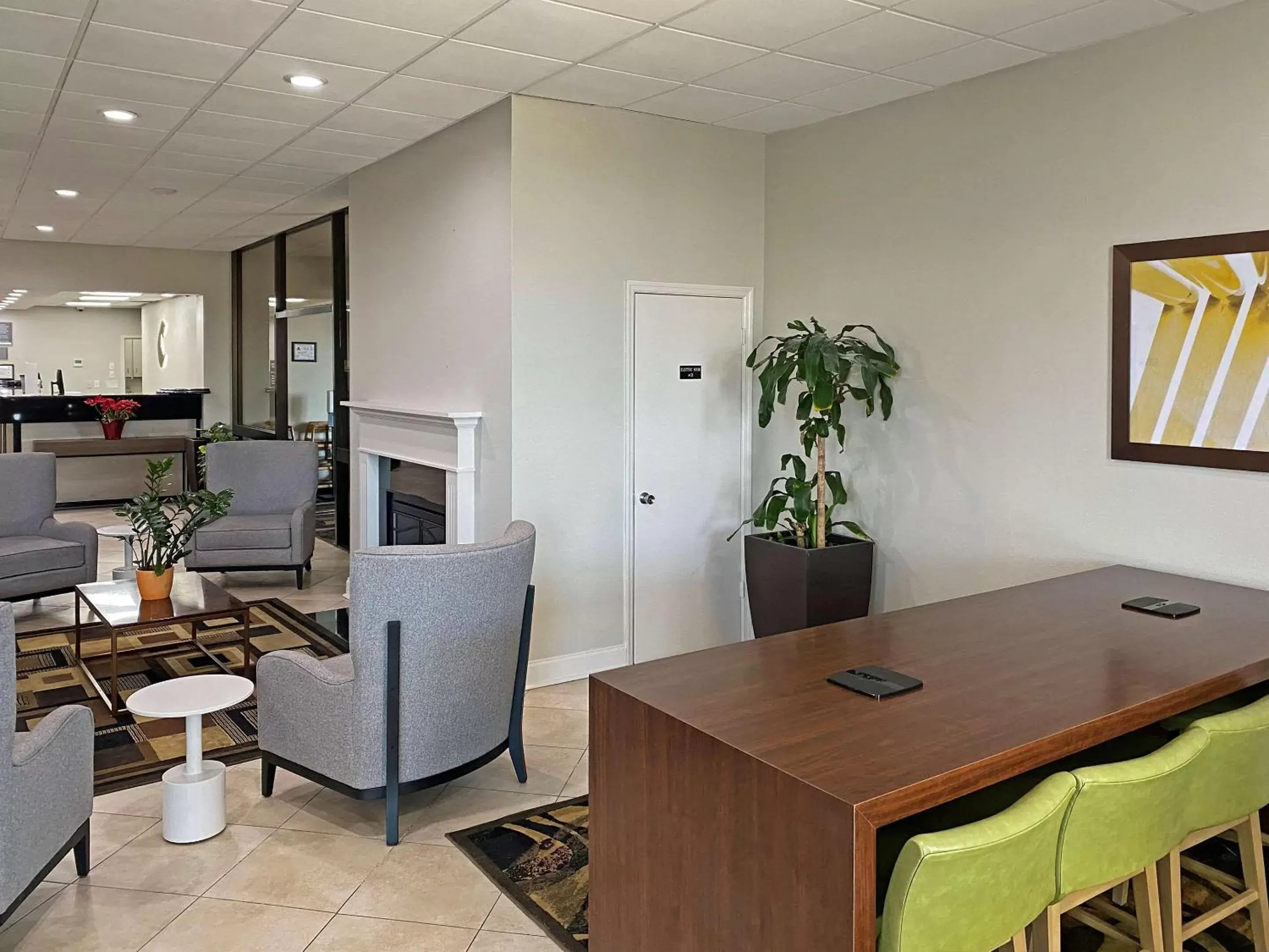 Lobby or reception, Dining Area in Comfort Inn Conover-Hickory