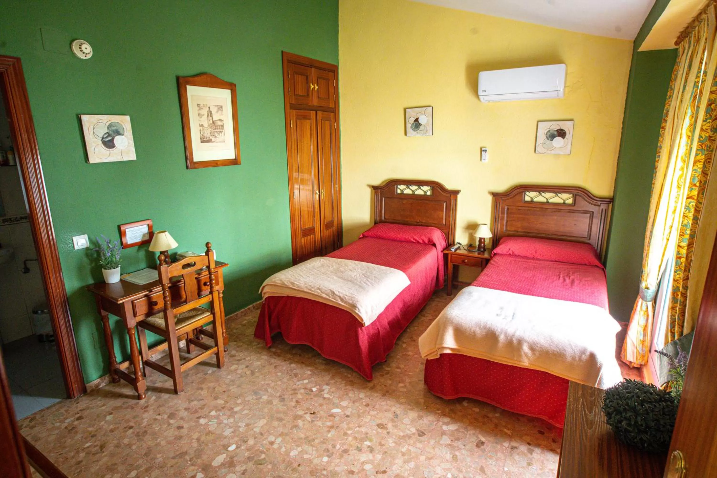 Bed in Hotel Arunda II