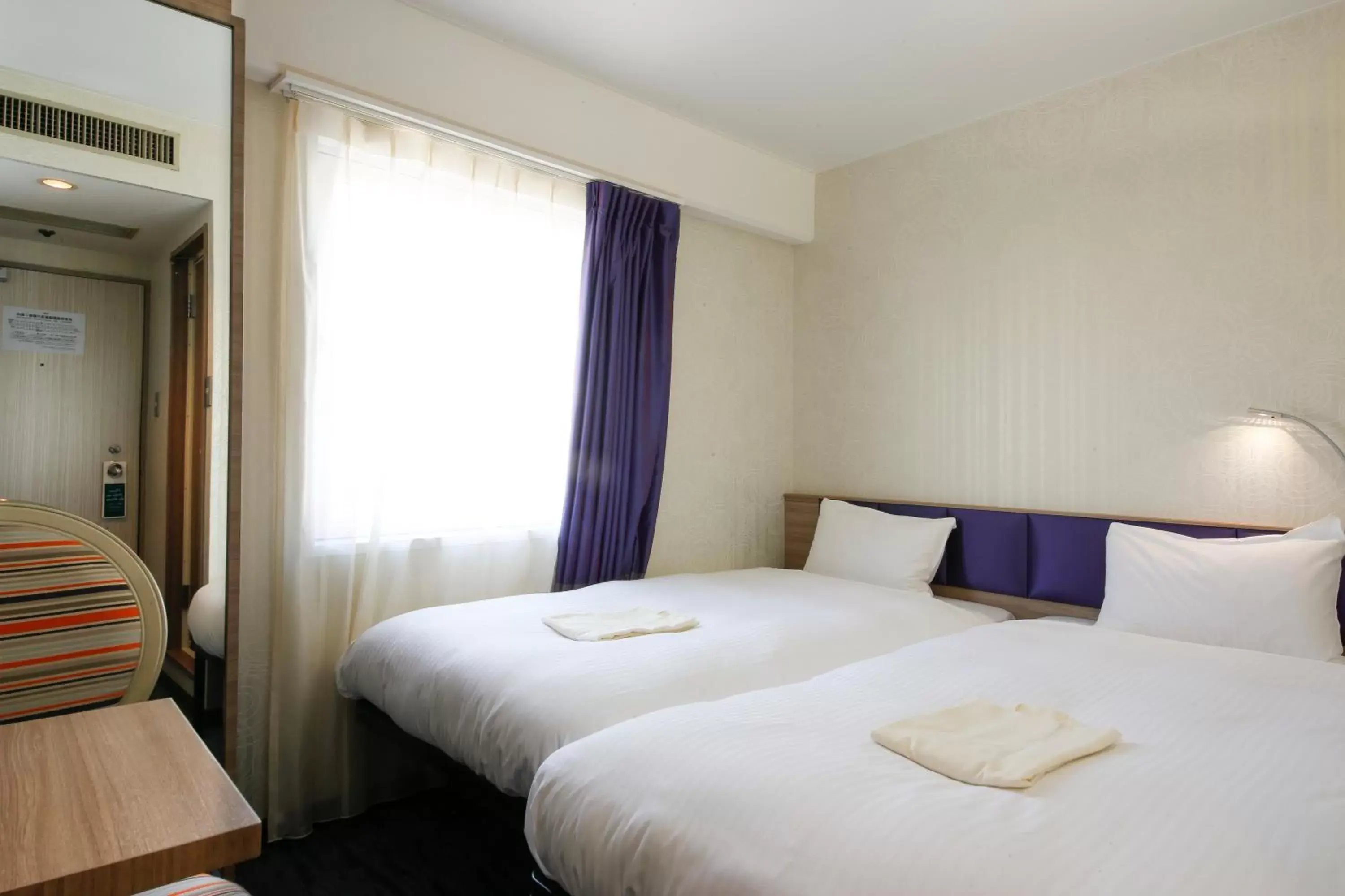 Photo of the whole room, Bed in Hotel Keihan Tenmabashi