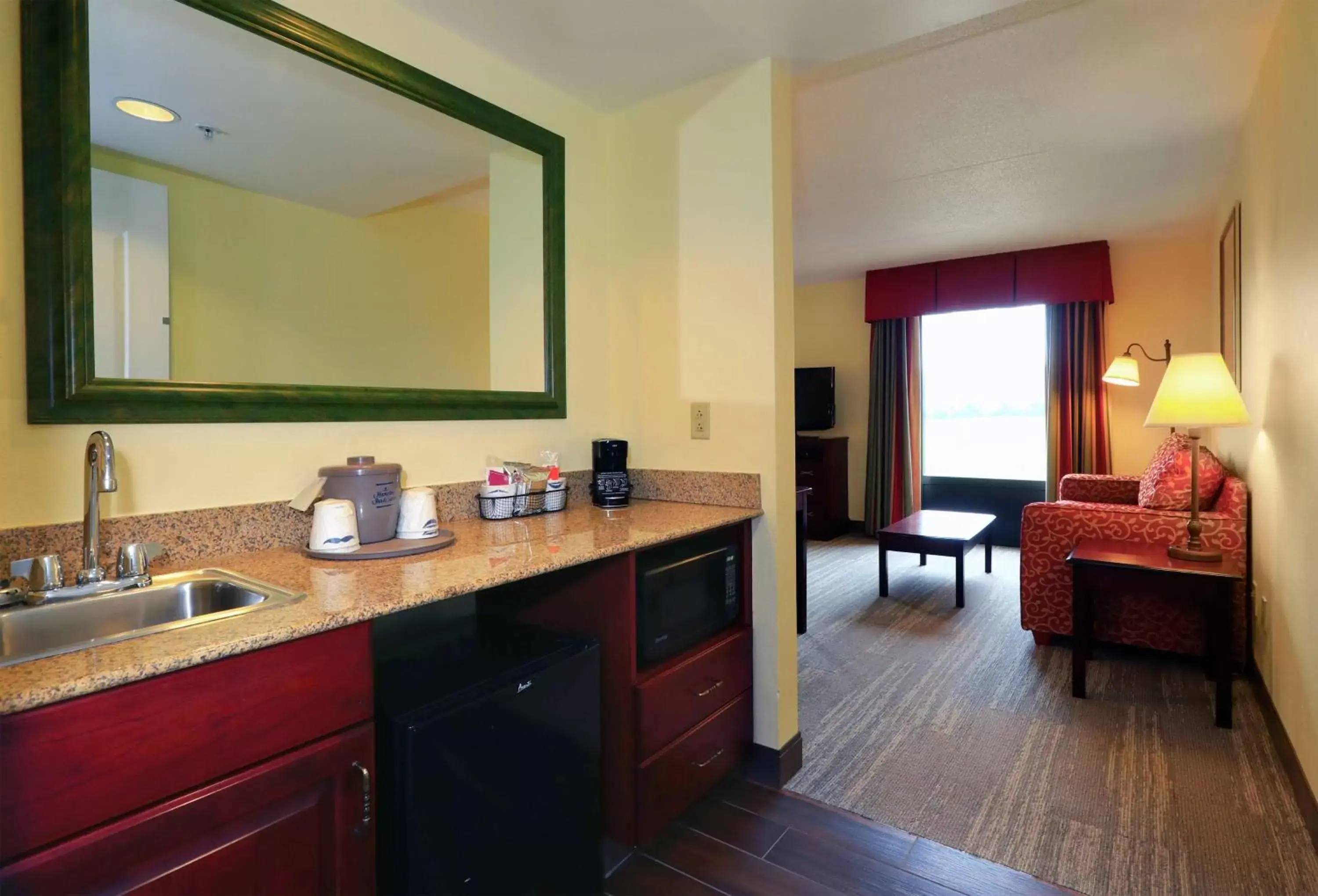 Other, Kitchen/Kitchenette in Hampton Inn and Suites of Lamar