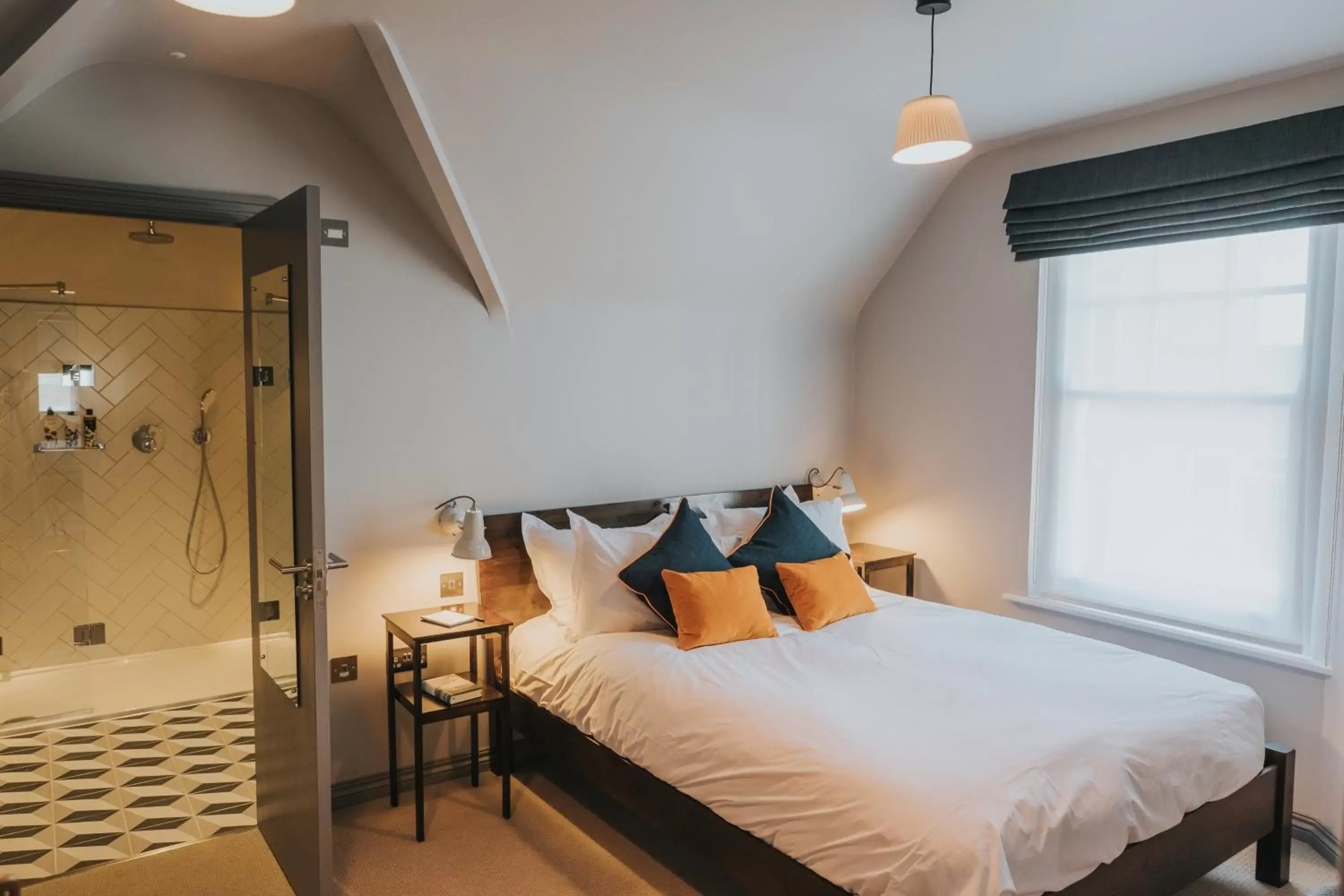 Bathroom, Bed in The Ginger Pig Bathroom, Bed in The Ginger Pig