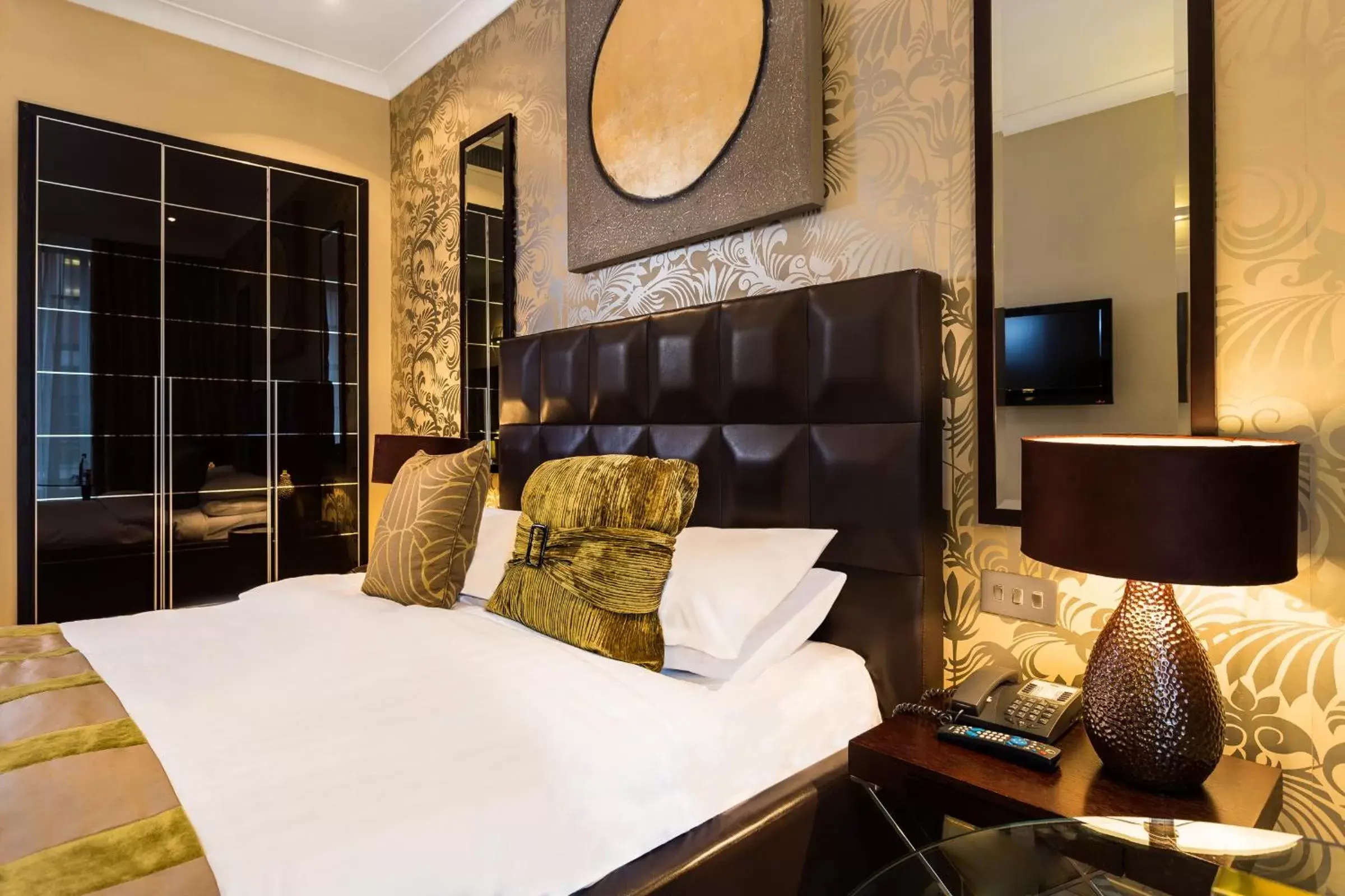 Bed in Washington Mayfair Hotel