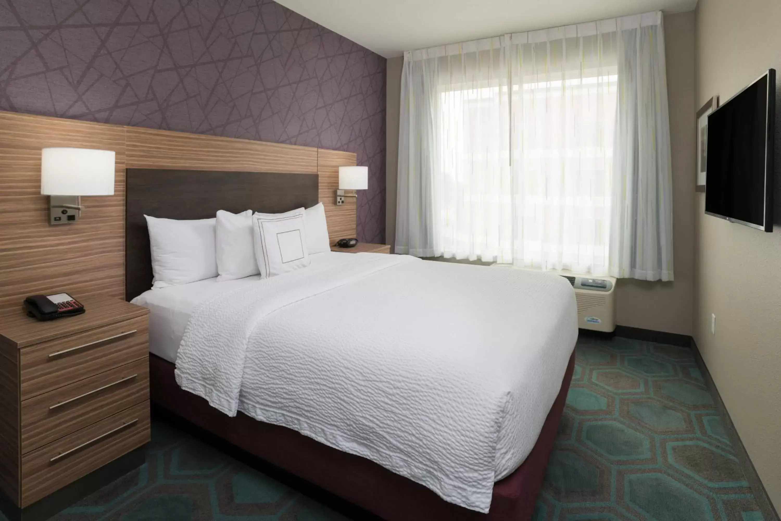 Bedroom, Bed in TownePlace Suites by Marriott Chicago Schaumburg