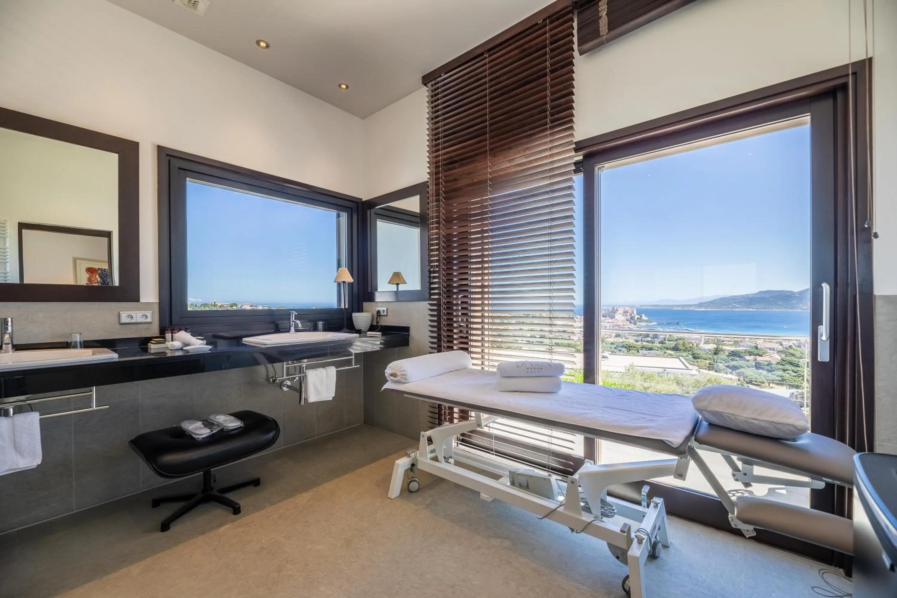 Massage in La Villa Calvi