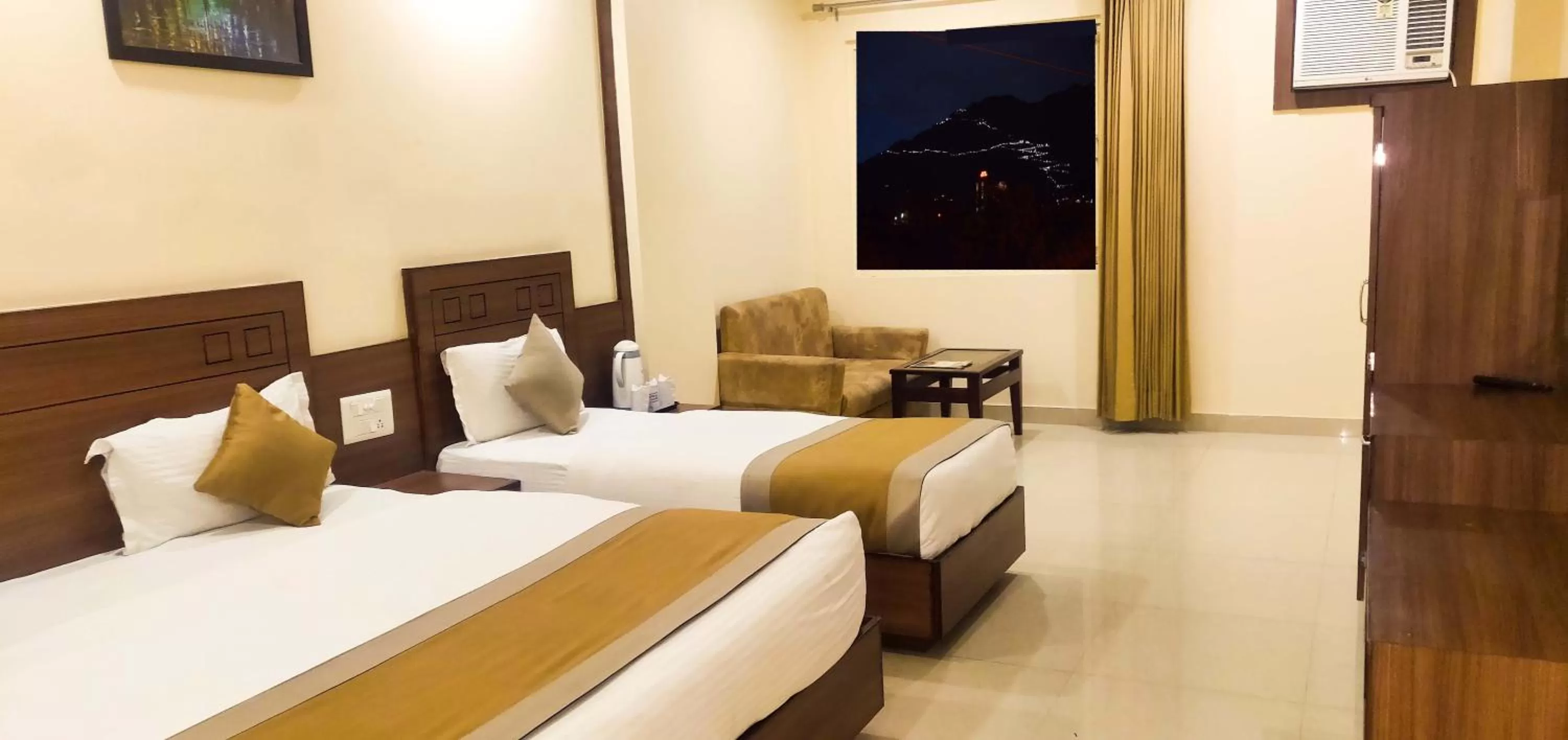 View (from property/room), Bed in Hotel The Vaishno Devi Hills