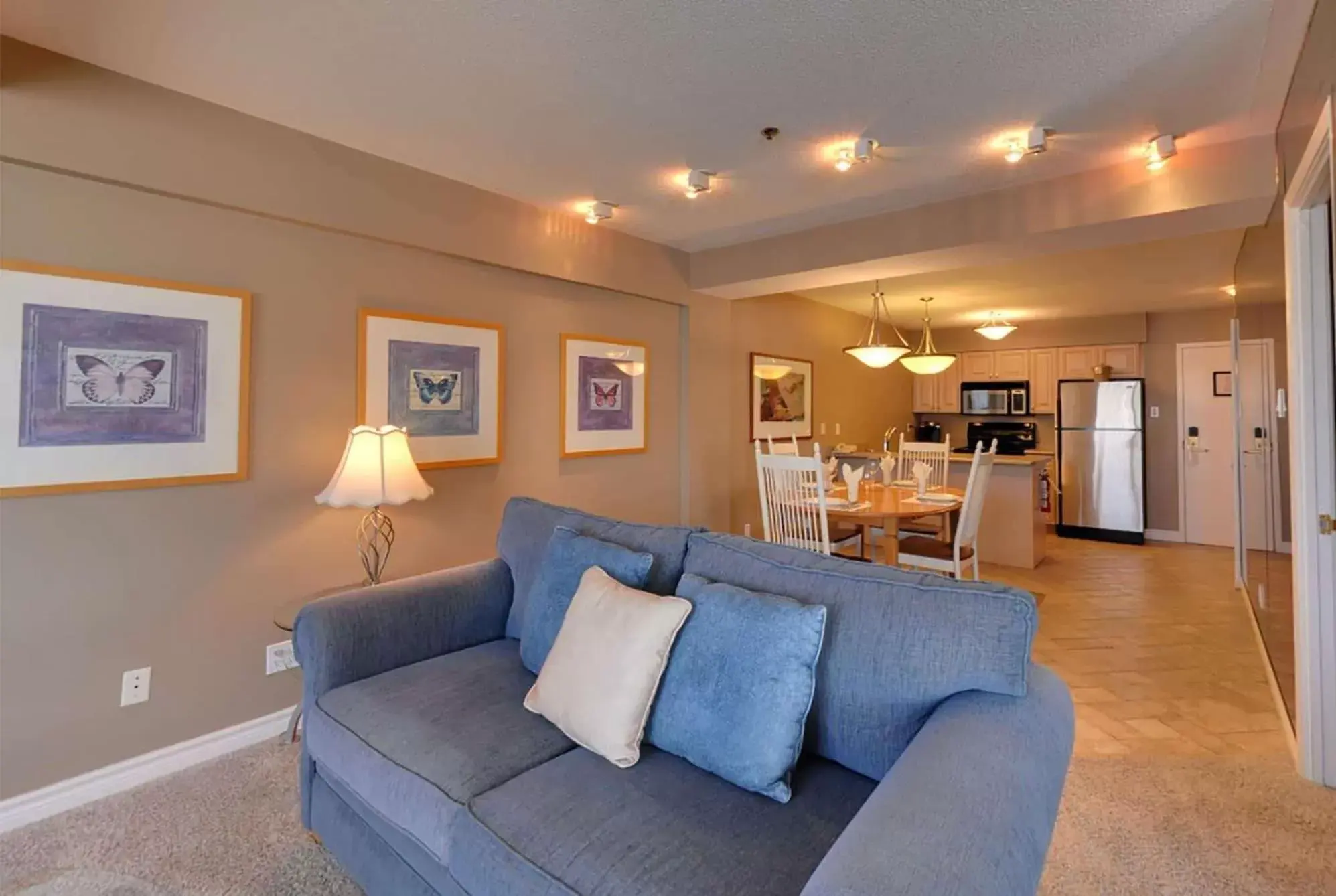 Photo of the whole room, Seating Area in Georgian Bay Hotel Trademark Collection by Wyndham