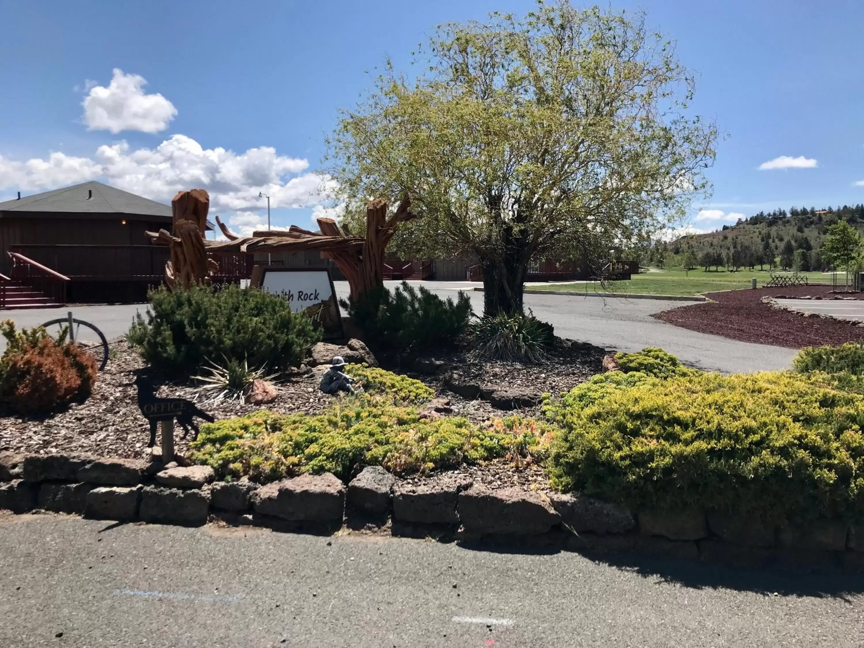 Garden in Smith Rock Resort