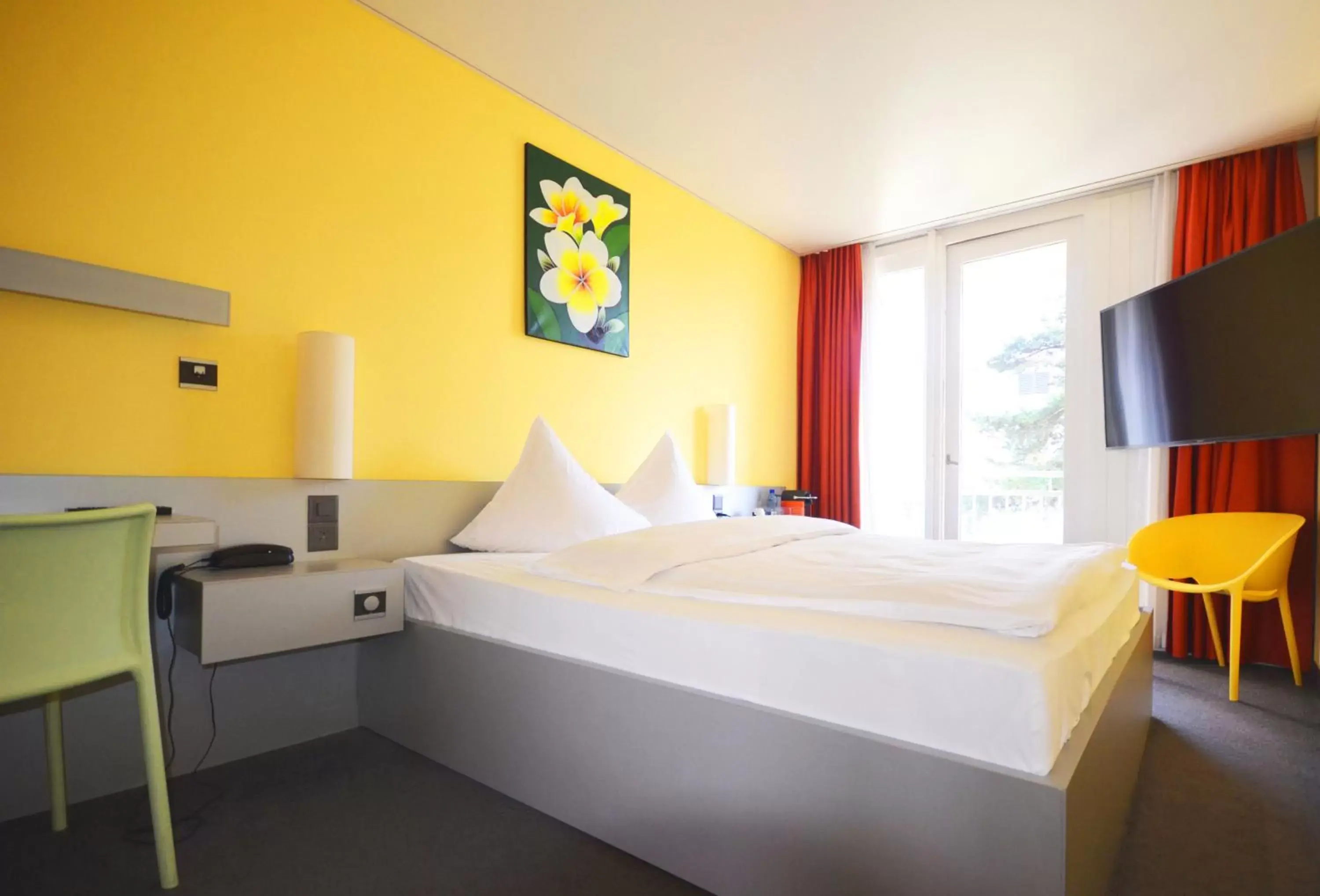 Bedroom, Bed in Hotel Egerkingen, idealer Zwischenstopp