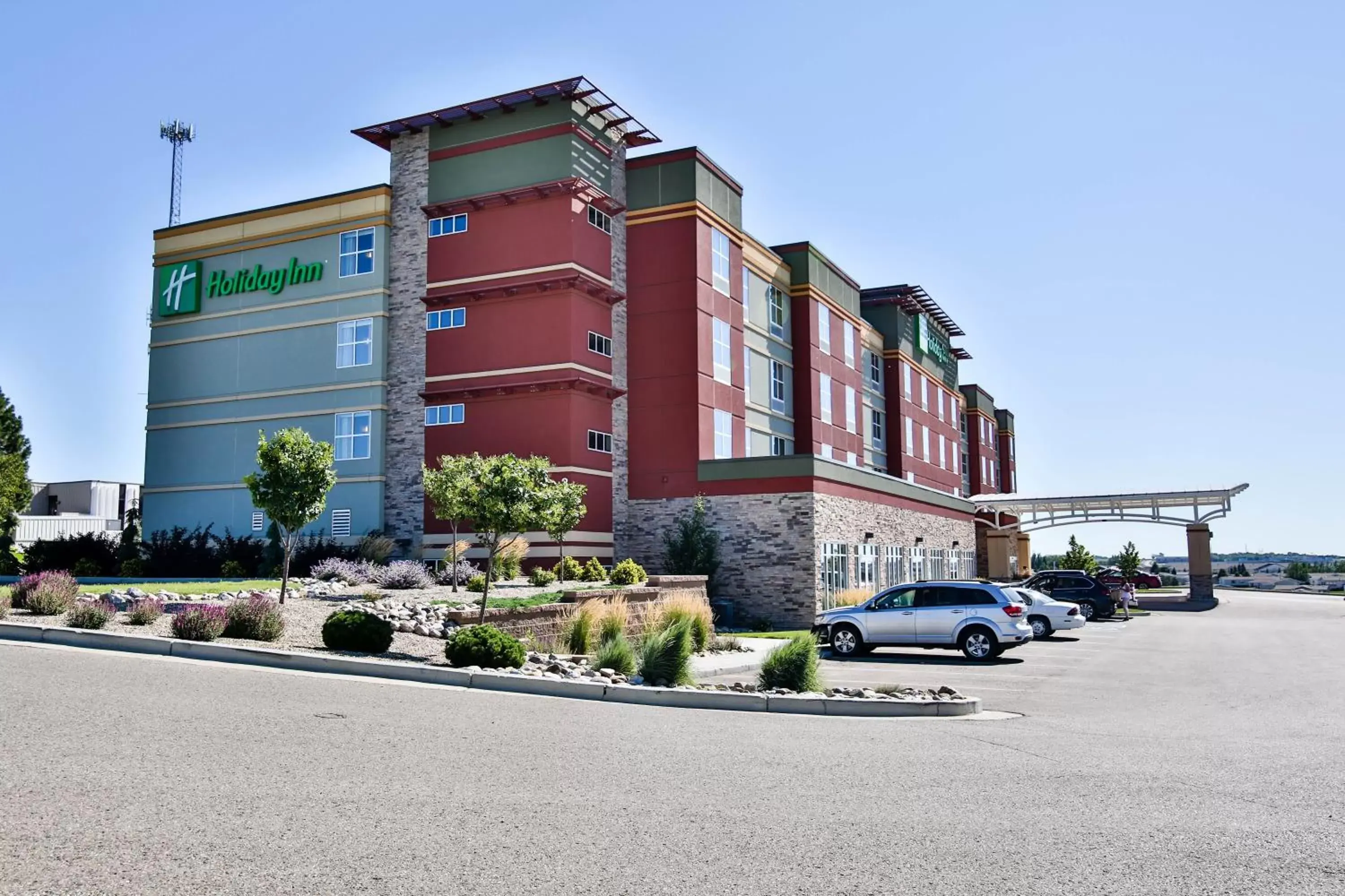 Property Building in Holiday Inn Bismarck, an IHG Hotel