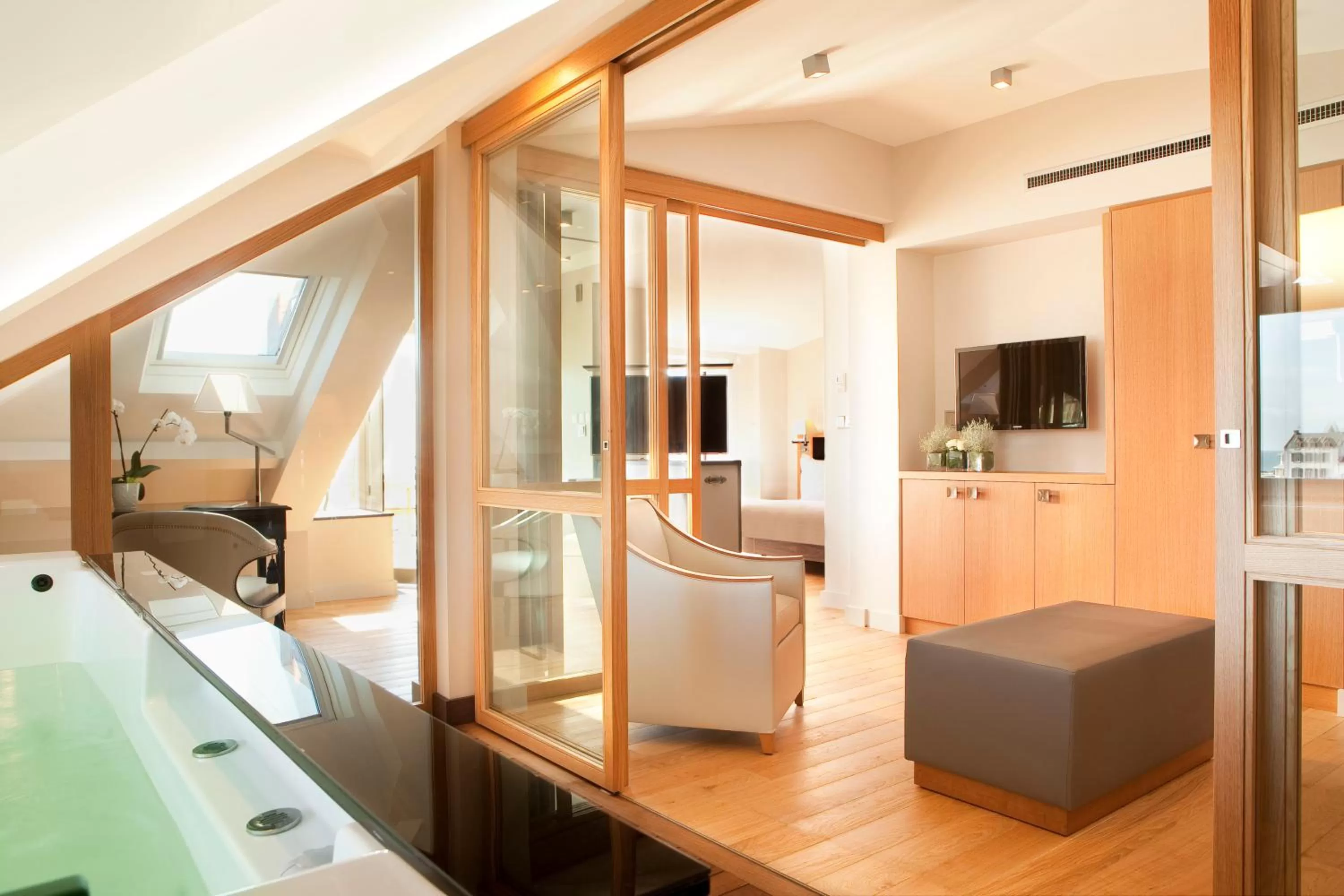 Bedroom in Grand Hotel de L'Océan