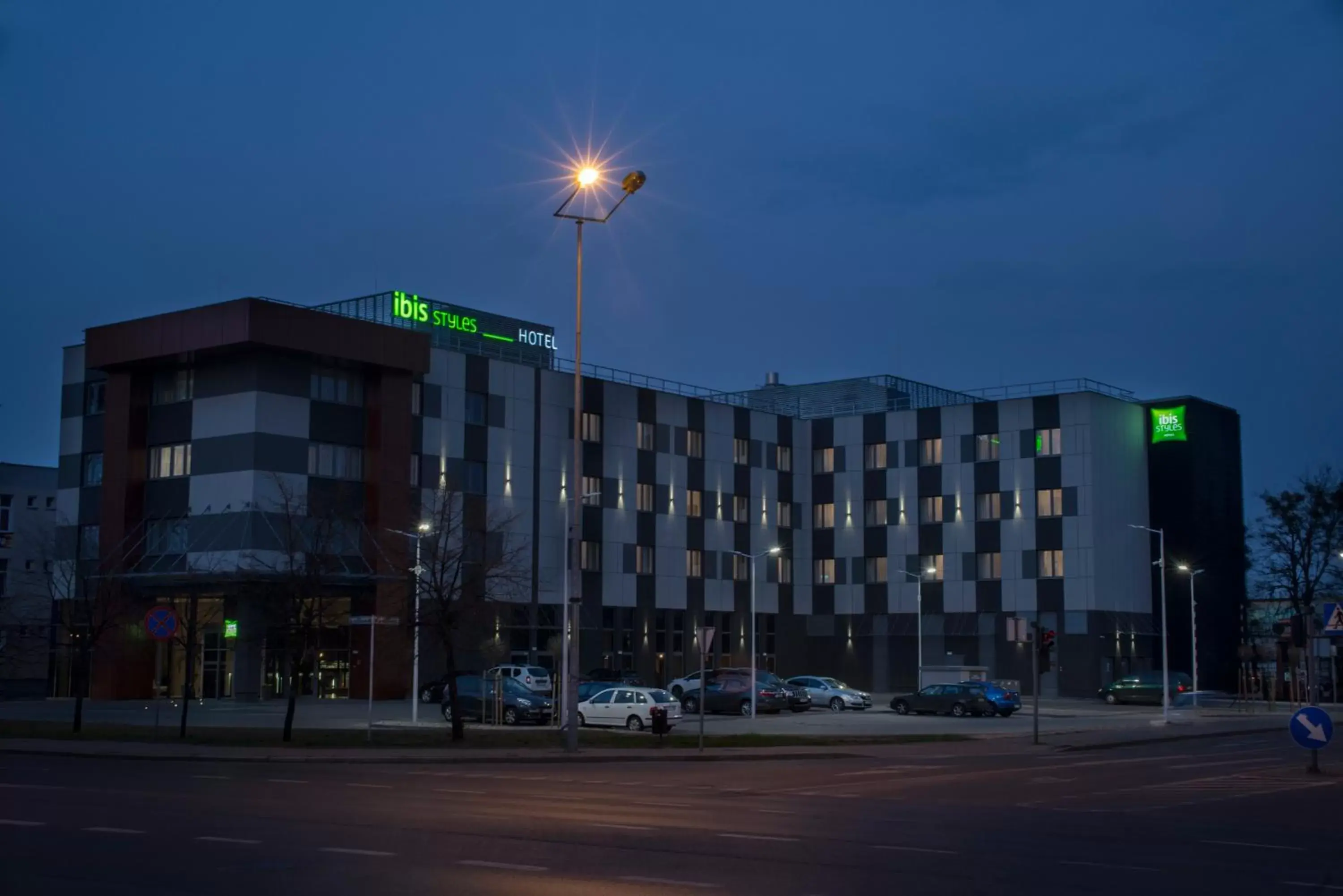 Facade/entrance in ibis styles Grudziadz Facade/entrance in ibis styles Grudziadz
