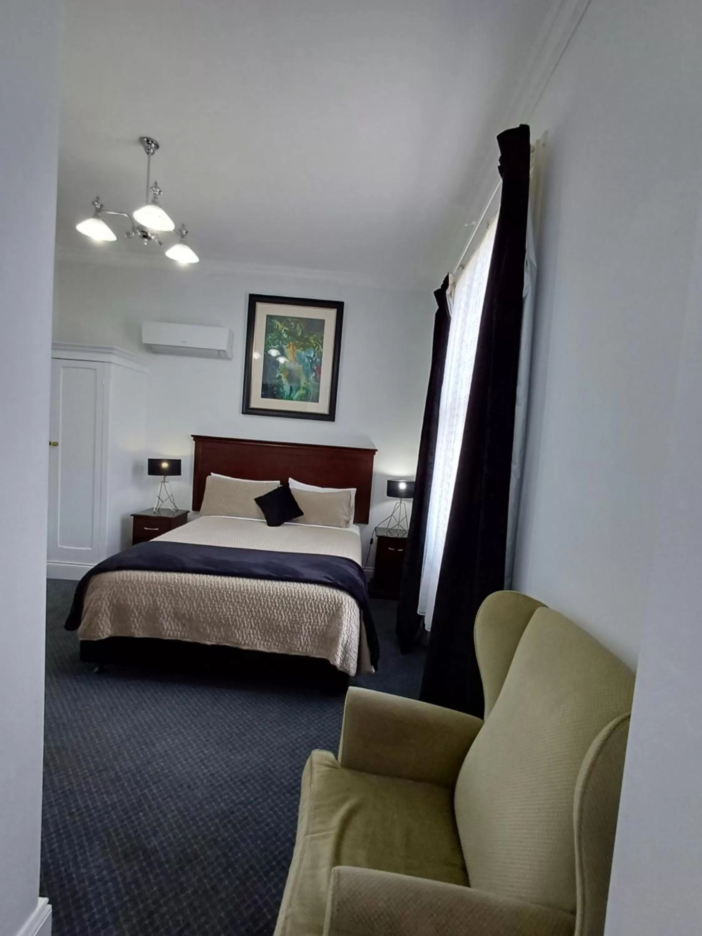 Bedroom, Bed in Art Hotel on York