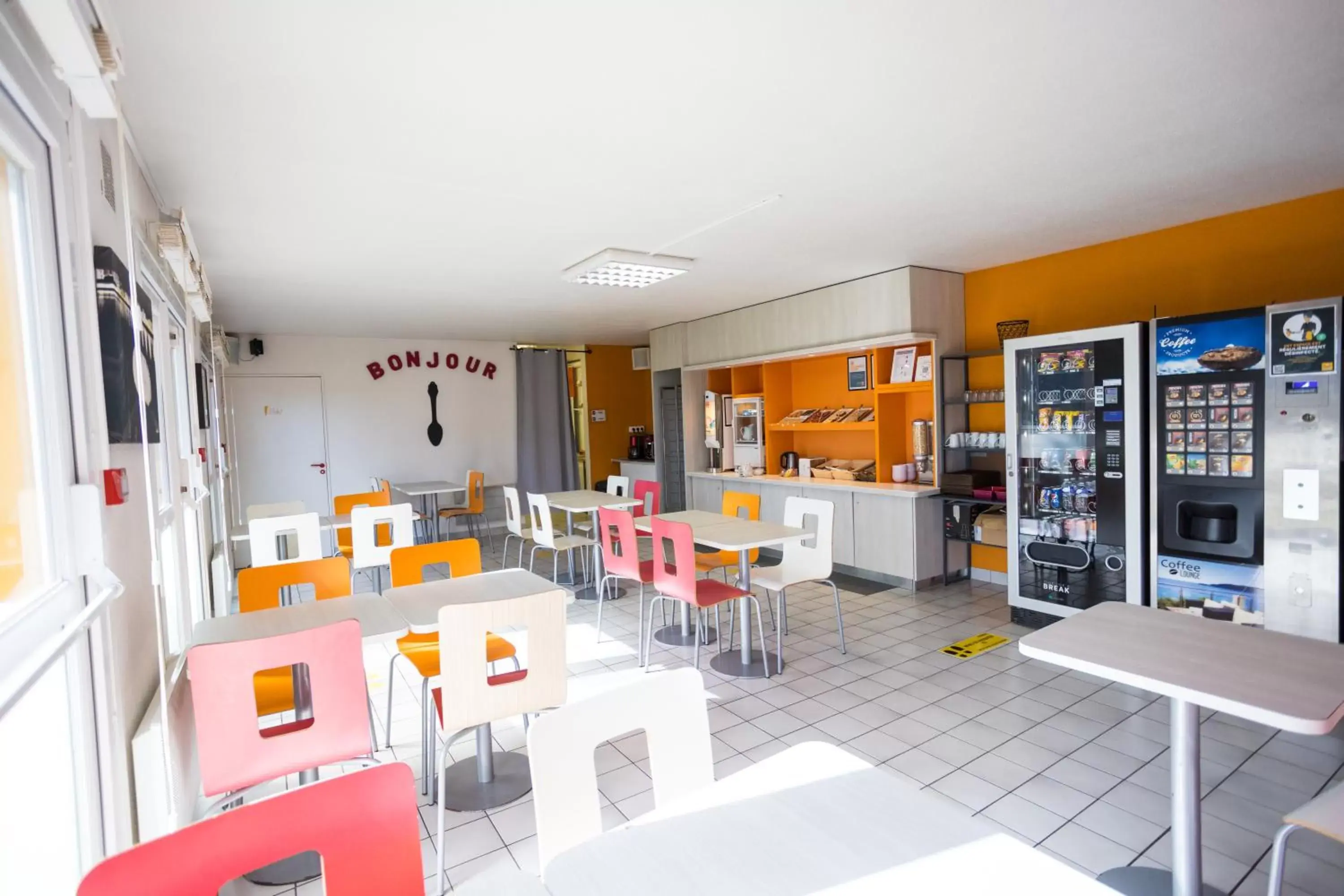 Breakfast, Restaurant/Places to Eat in Première Classe Cherbourg - Tourlaville