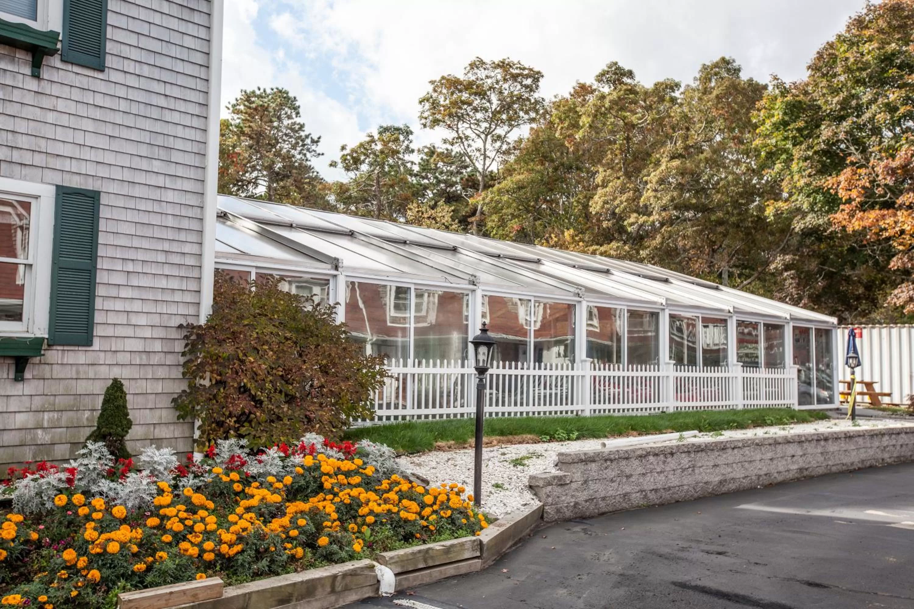 Property building in Cape Winds Resort