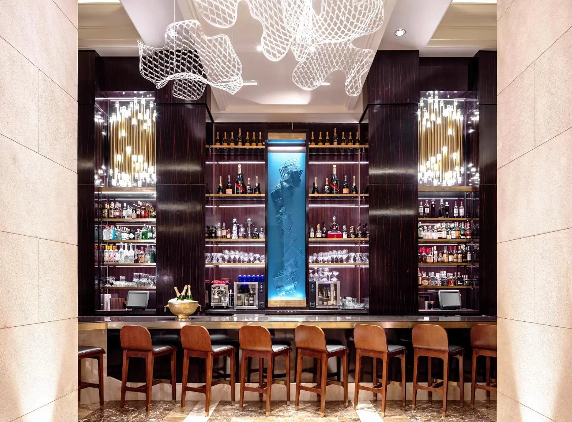 Lounge or bar in Hotel Crescent Court