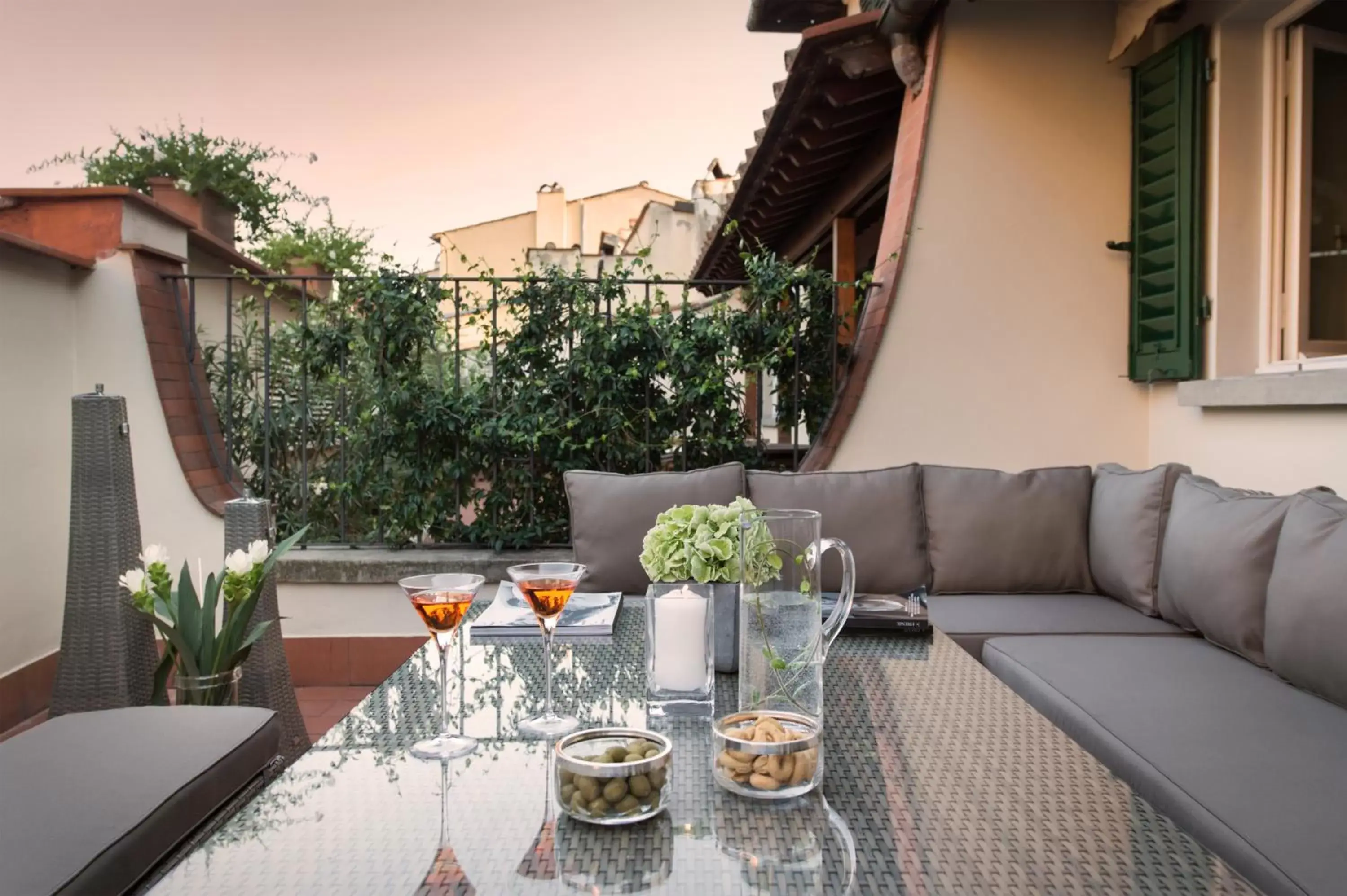 Alcoholic drinks in Tornabuoni Suites Collection Residenza D'Epoca