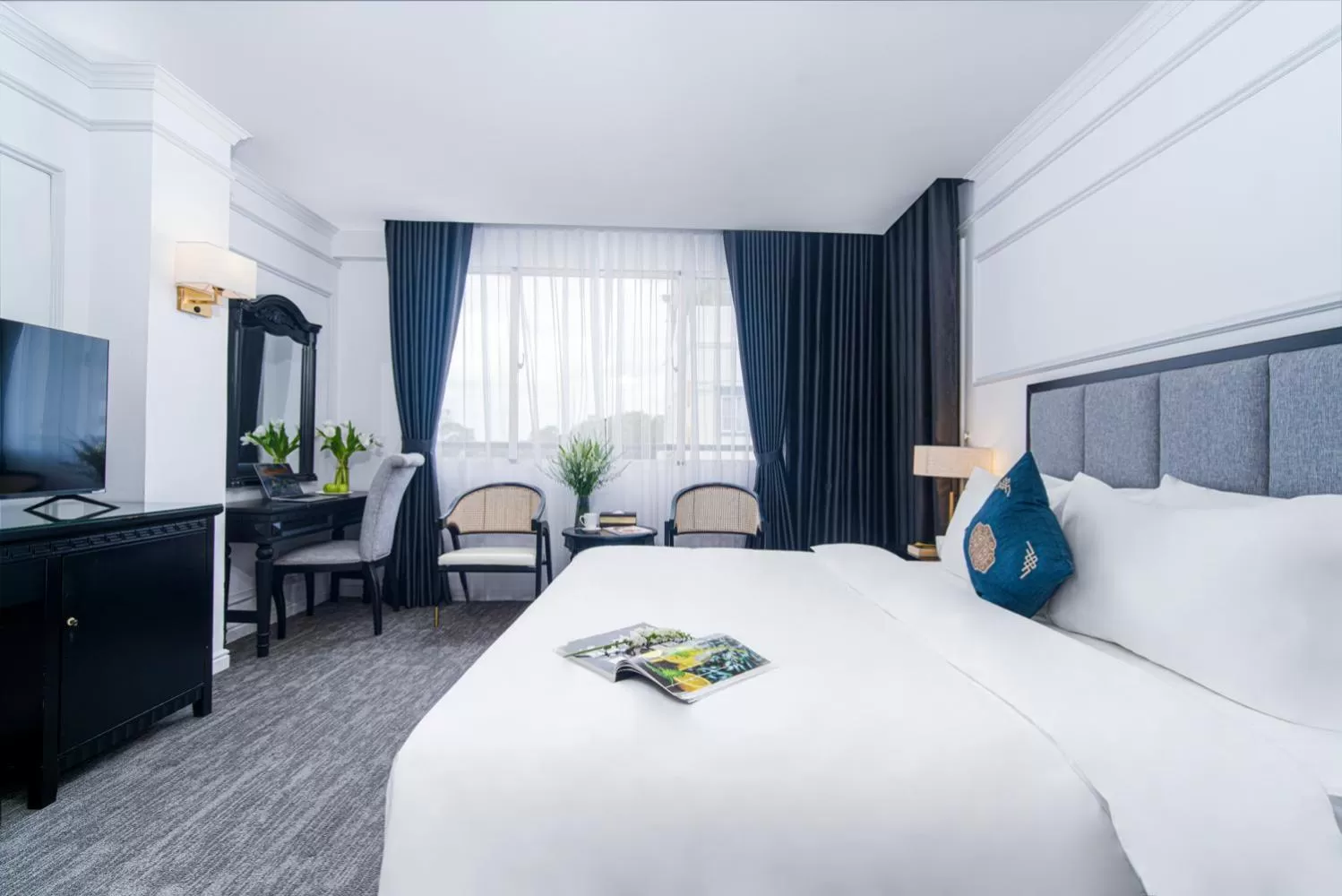 Kin Hotel Ly Tu Trong