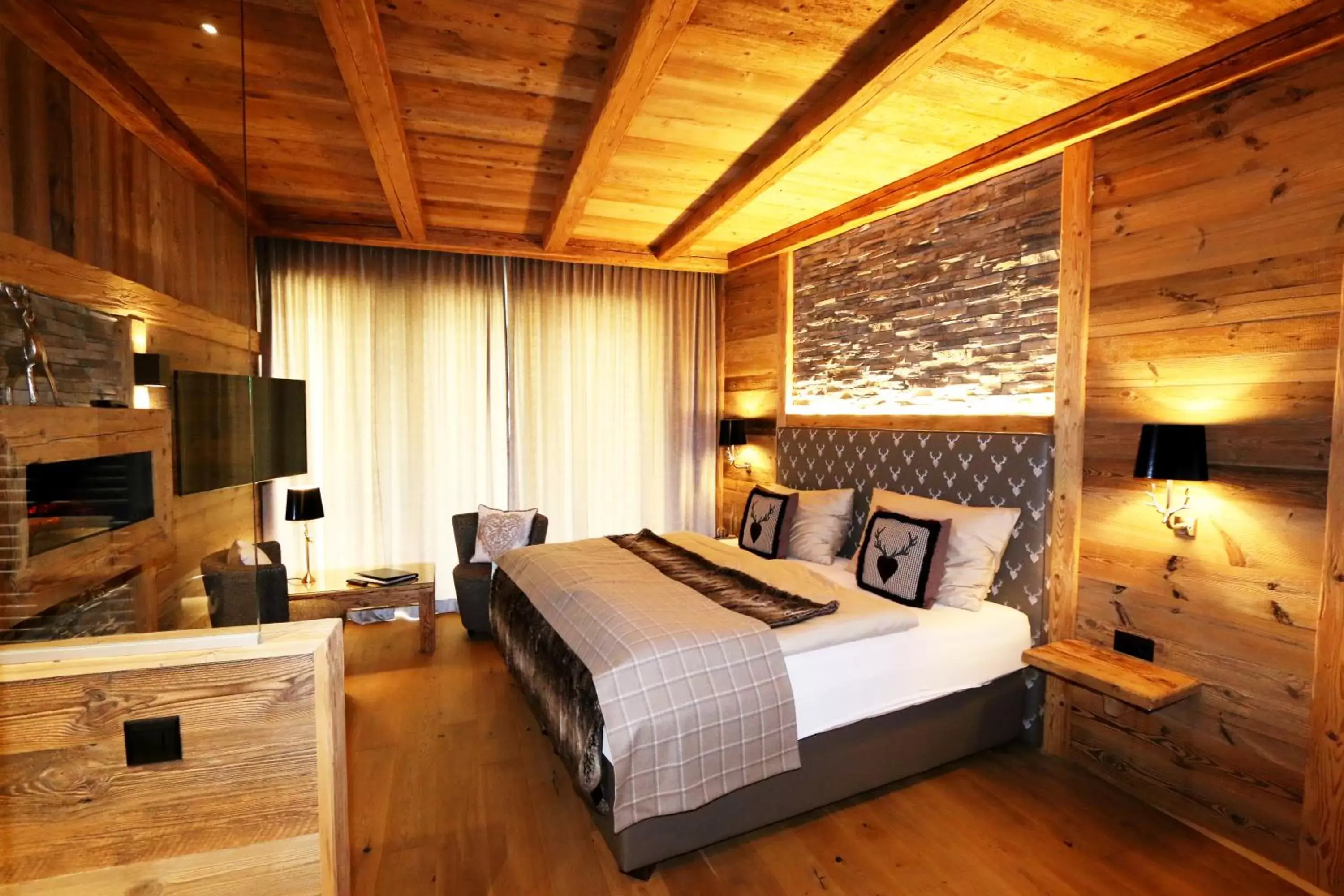 Bed in Amber Ski-in/out Hotel & Spa