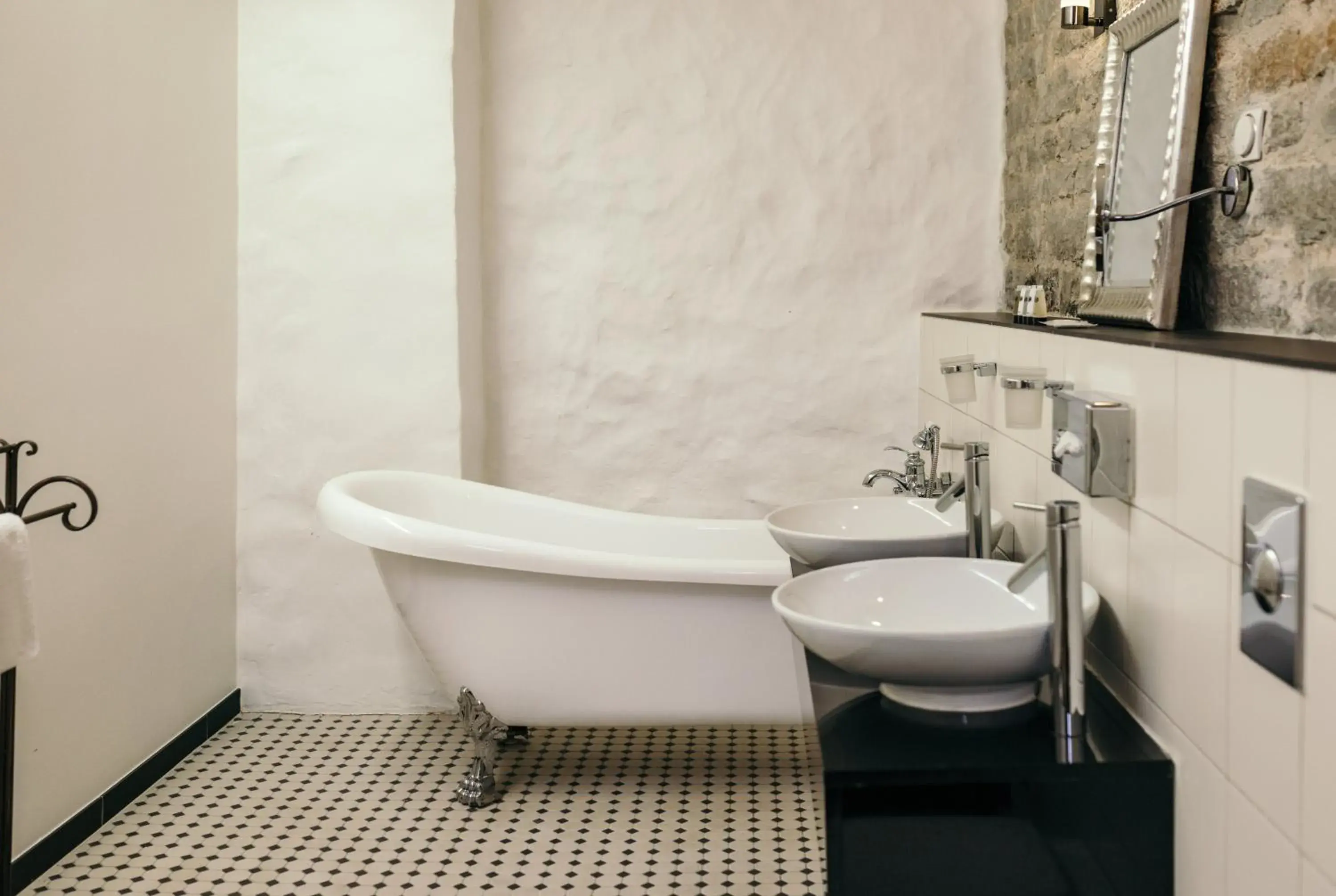 Bathroom in Merchants House Hotel