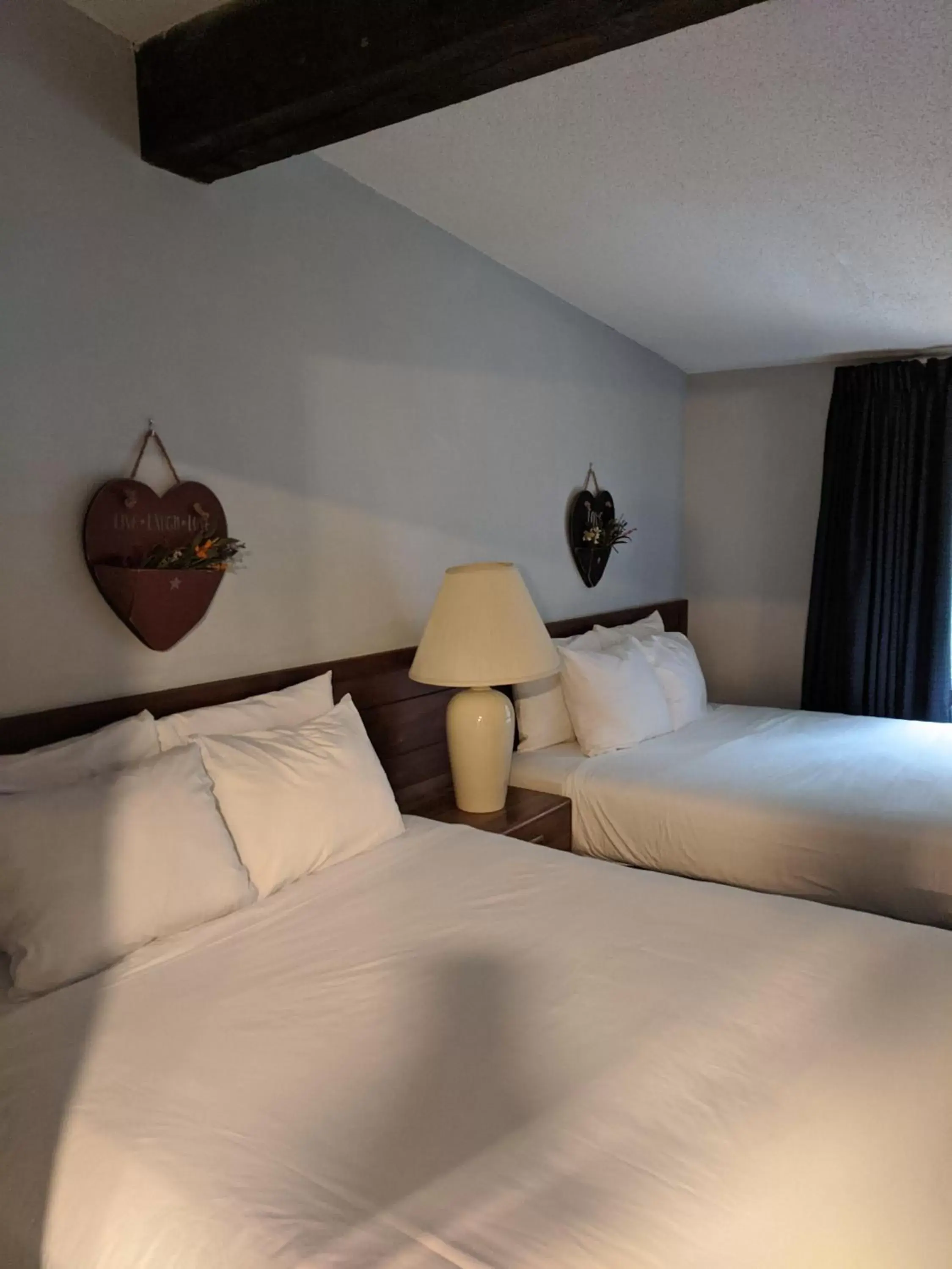 Bedroom, Bed in Eastern Inn & Suites (formerly Eastern Inns)