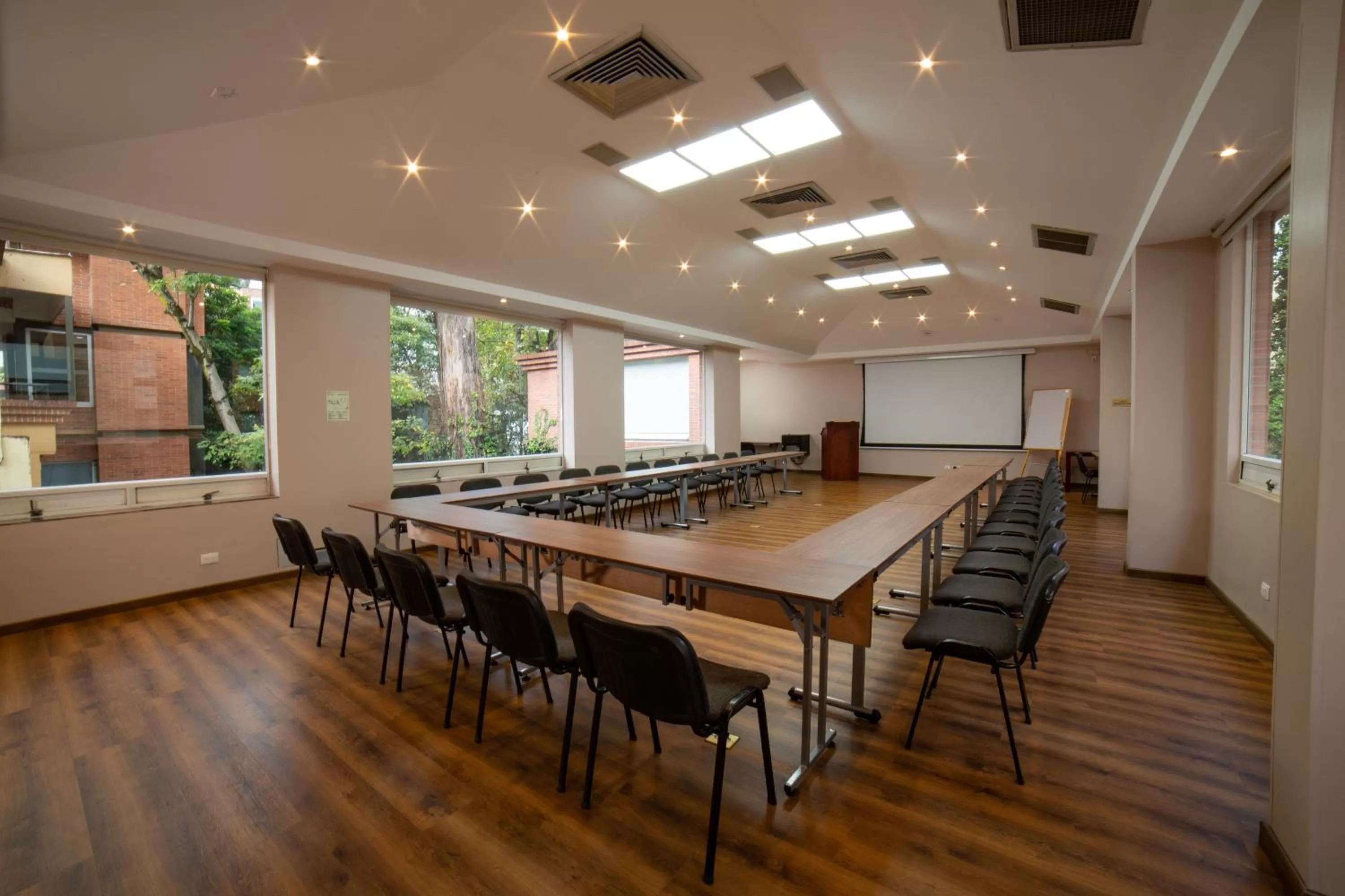 Meeting/conference room in Hotel Portón de la Cabrera