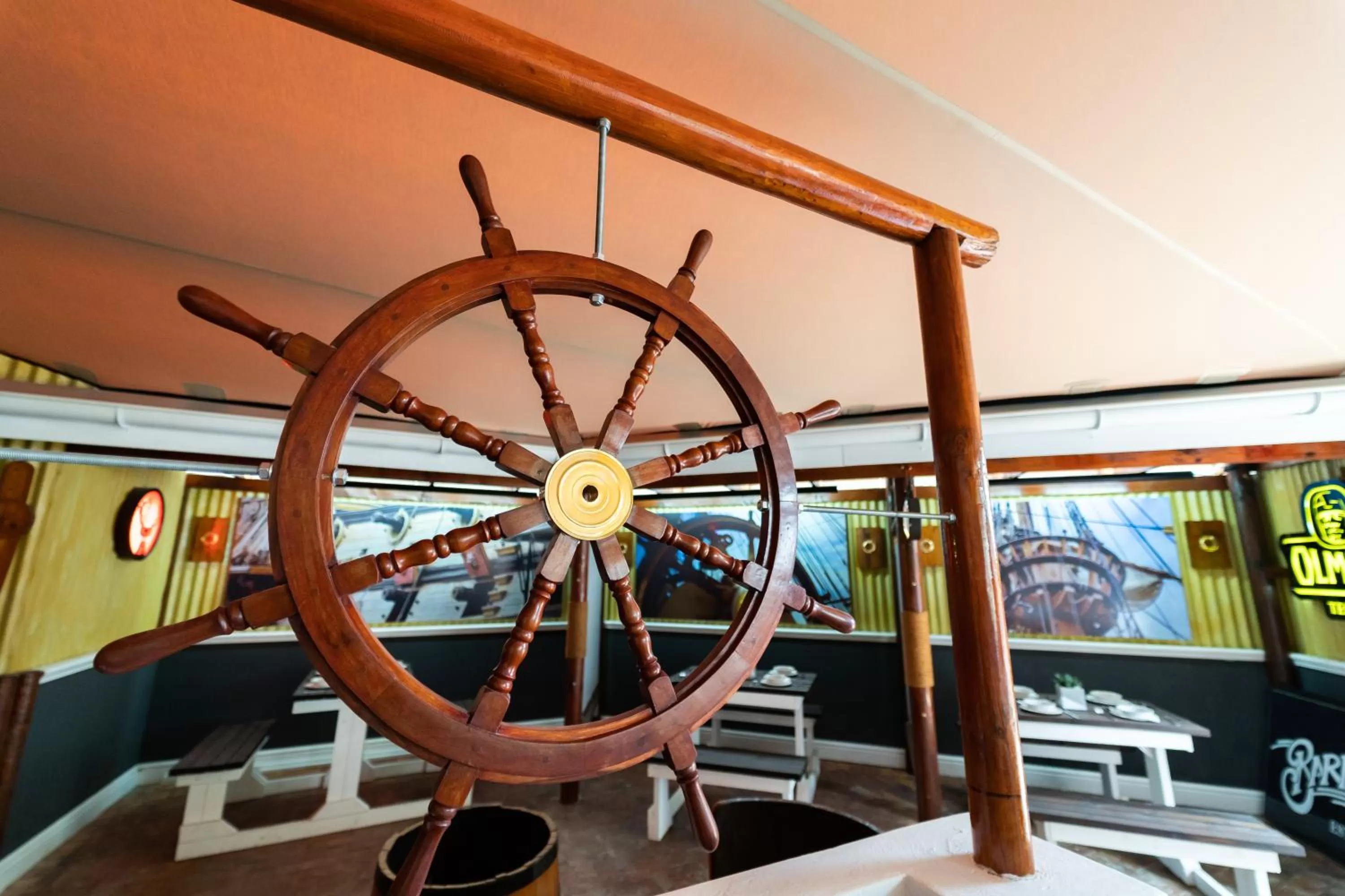 Restaurant/places to eat in Gooderson Knysna Chalets