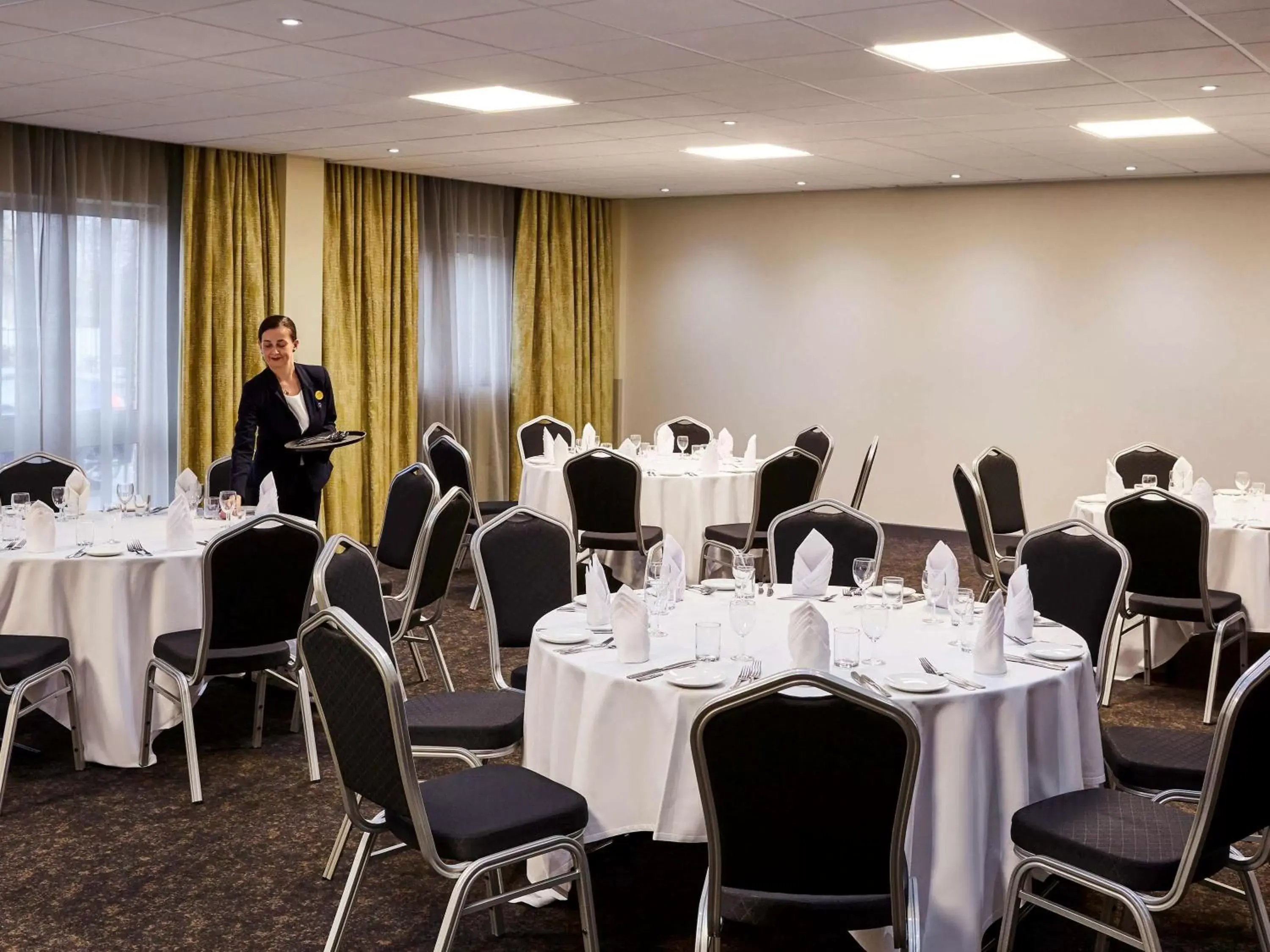 On site, Banquet Facilities in Novotel Wolverhampton City Centre