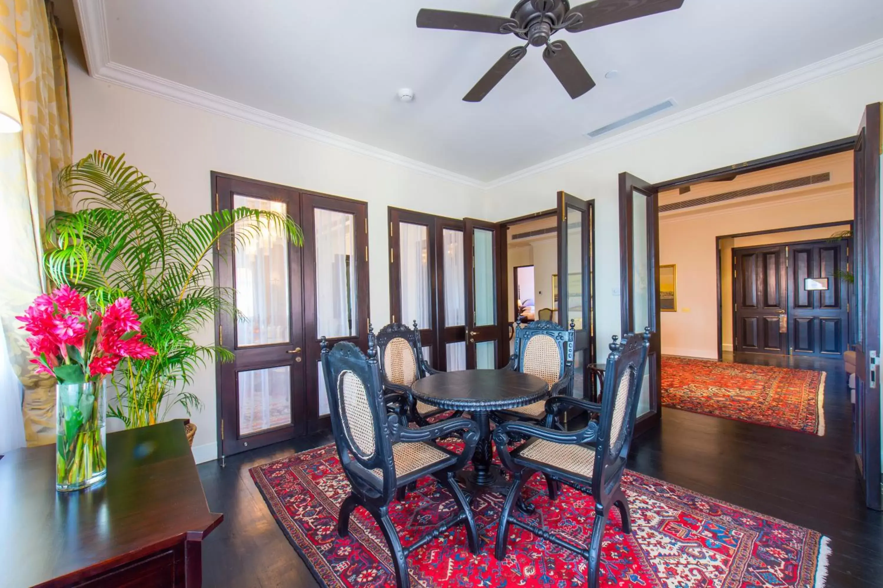 Living room, Dining Area in Galle Face Hotel