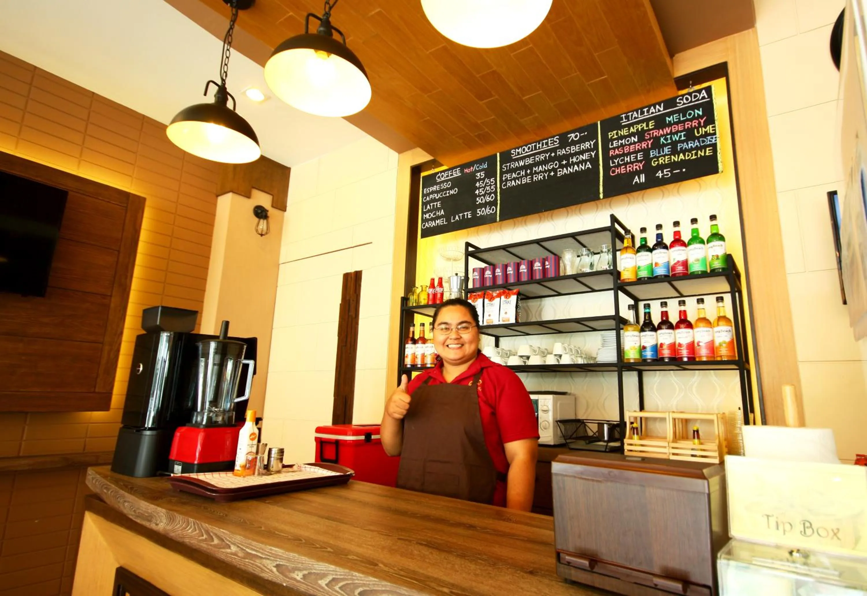 Food and drinks in Breezotel - SHA Certified