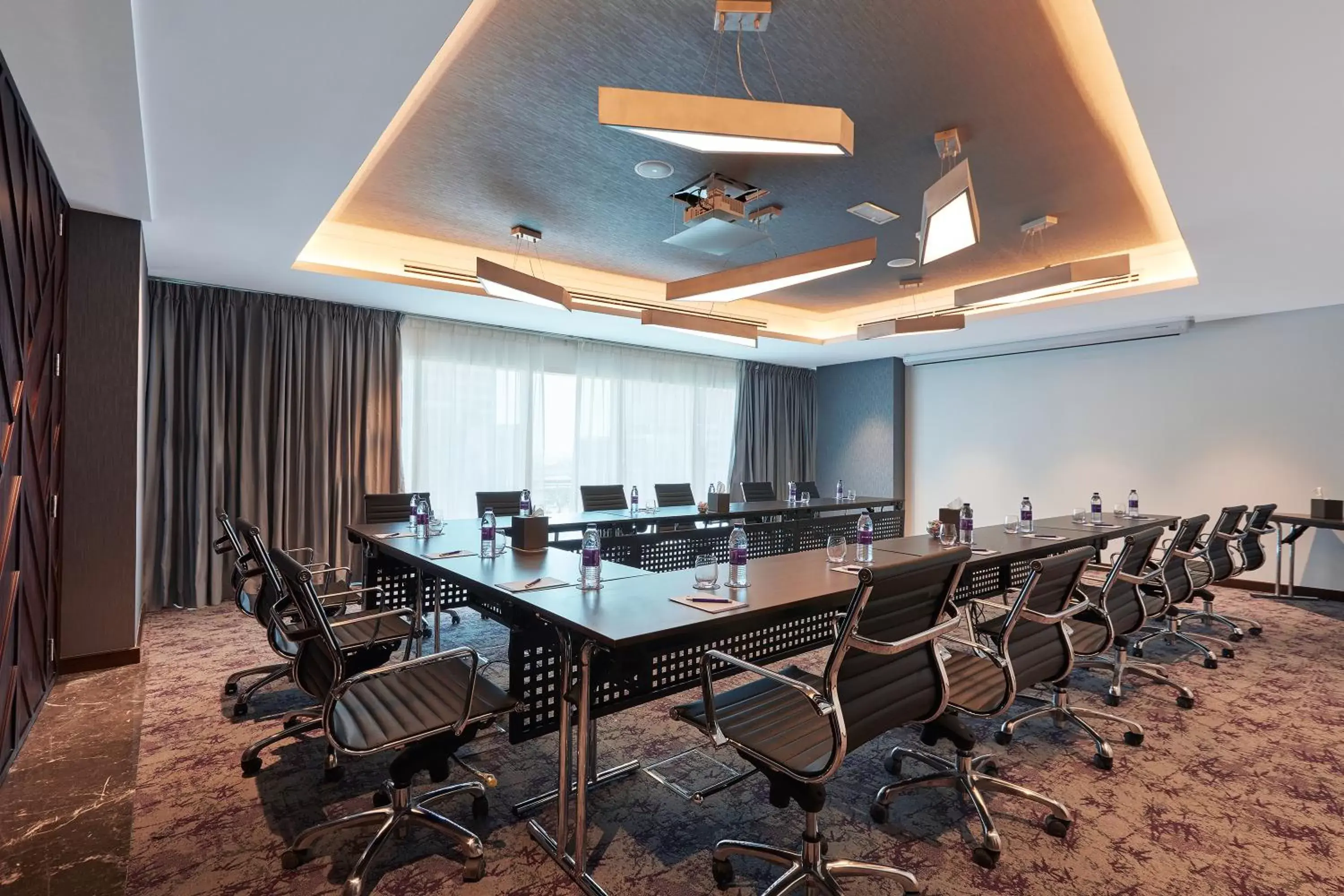 Meeting/conference room in Park Regis Business Bay