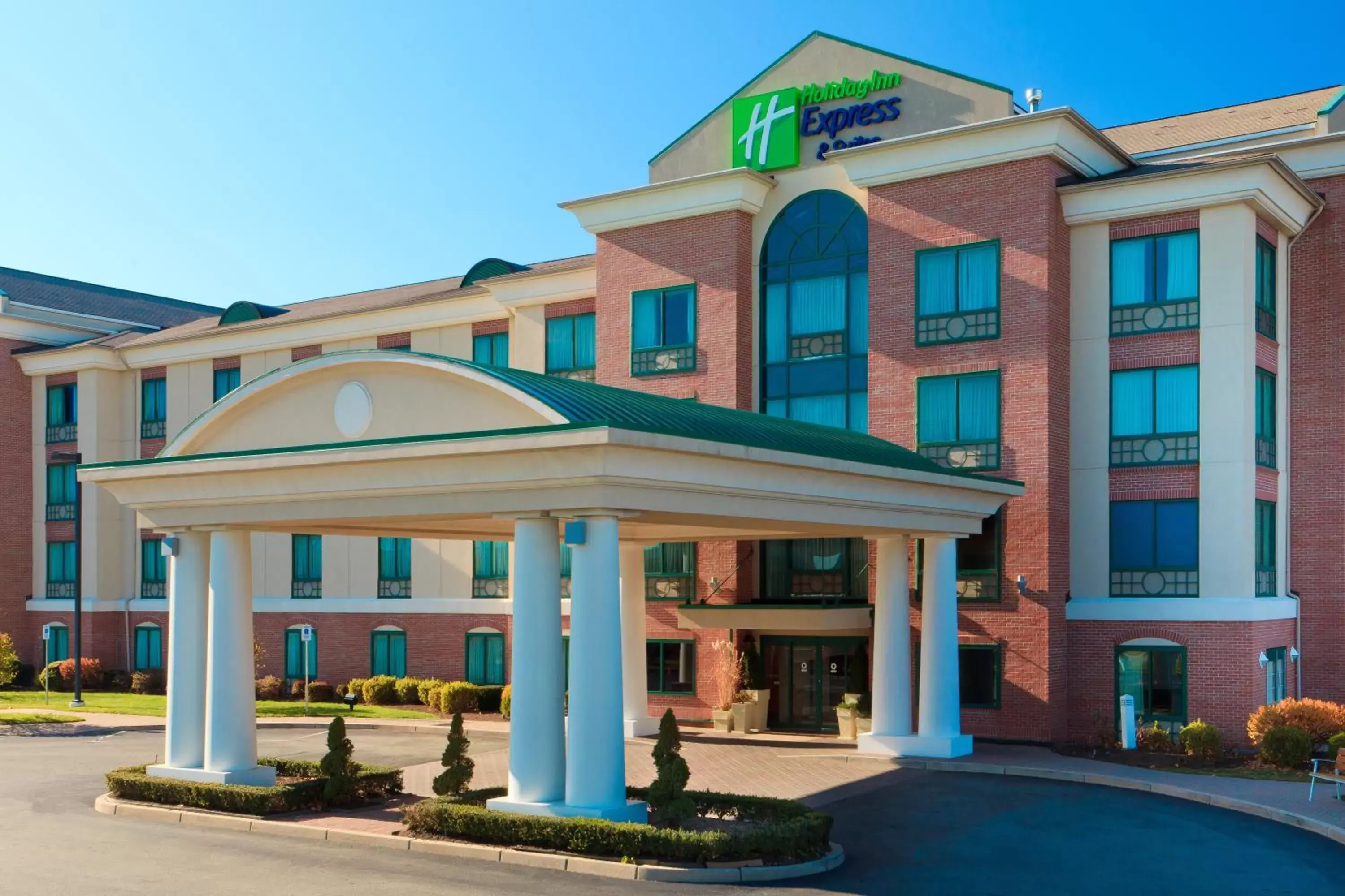 Property Building in Holiday Inn Express Hotel & Suites Warwick-Providence Airport, an IHG Hotel