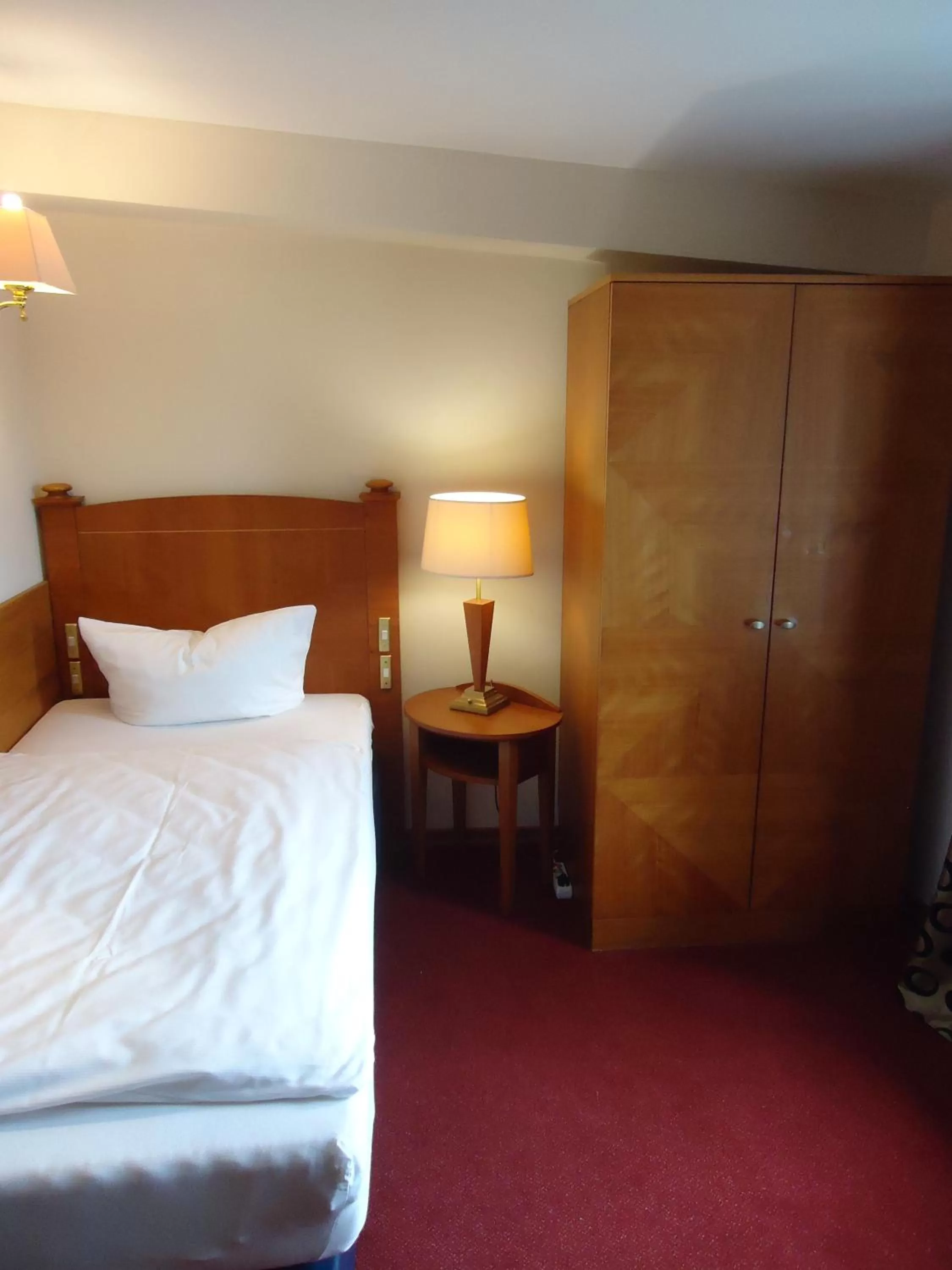 Photo of the whole room, Bed in Hotel und Restaurant Haus Sajons