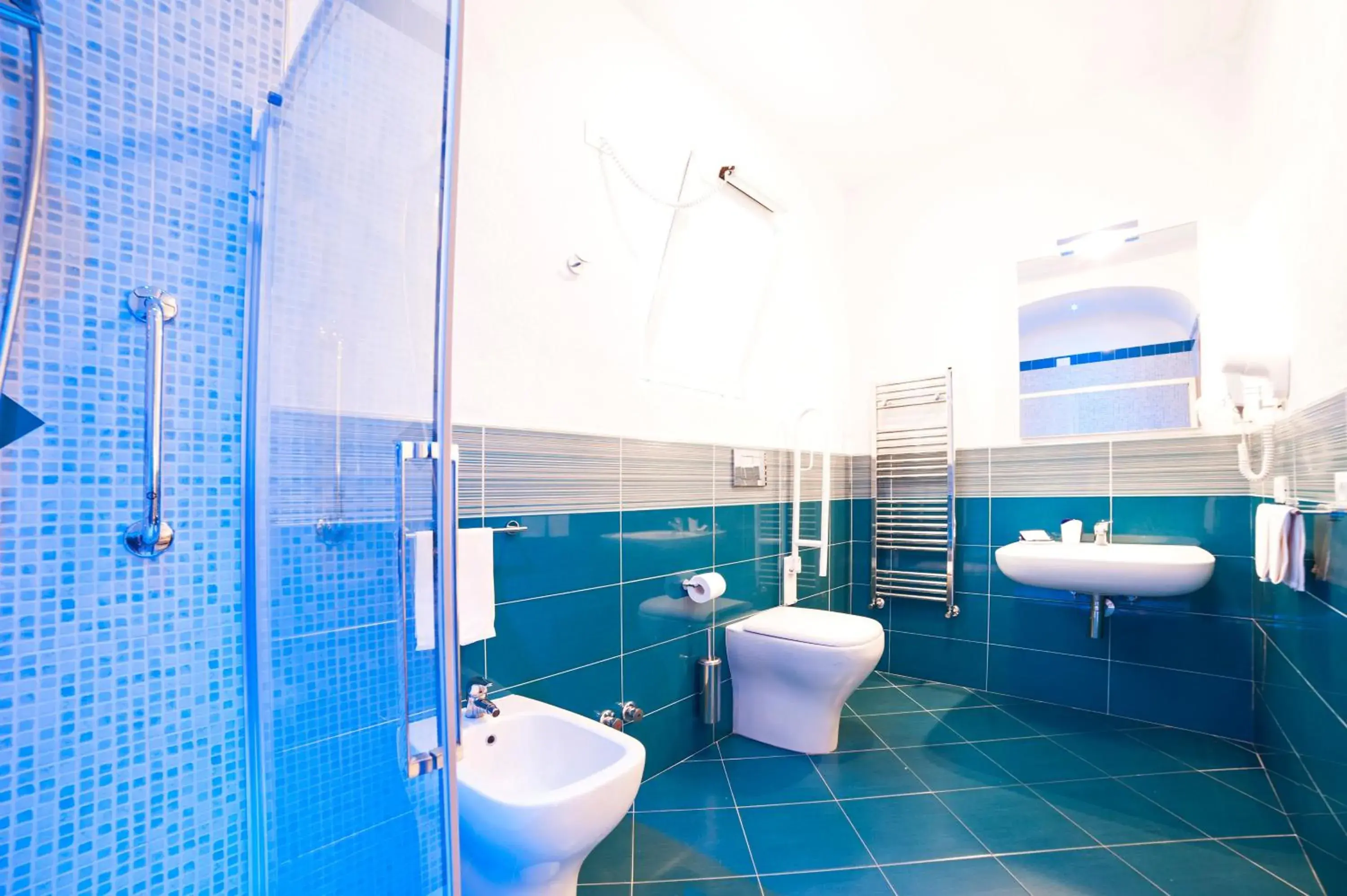 Shower, Bathroom in Park Hotel Terme Mediterraneo