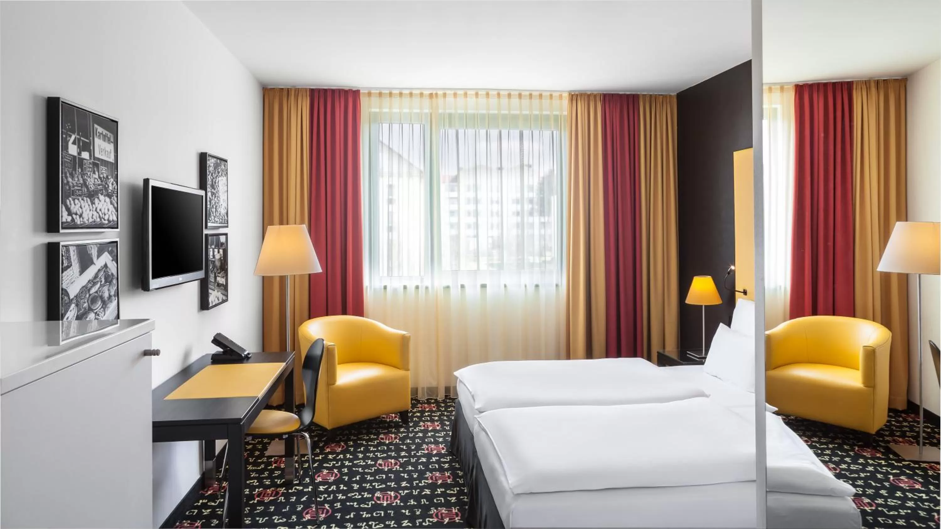 Photo of the whole room, Bed in Holiday Inn Munich - Westpark by IHG