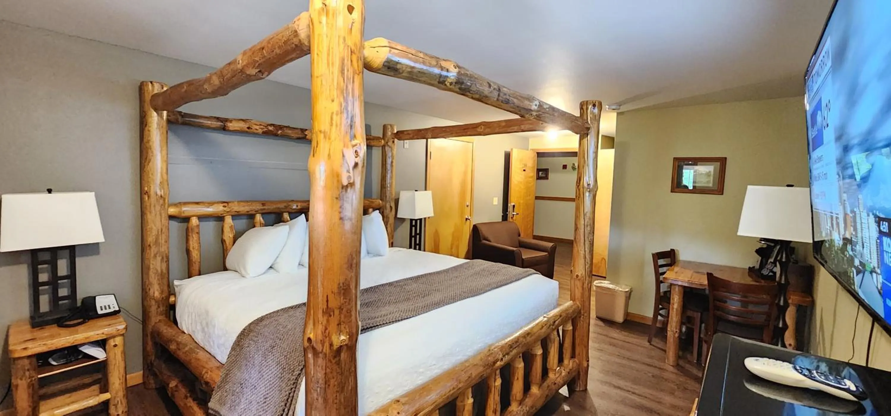 Bed in Nisqually Lodge