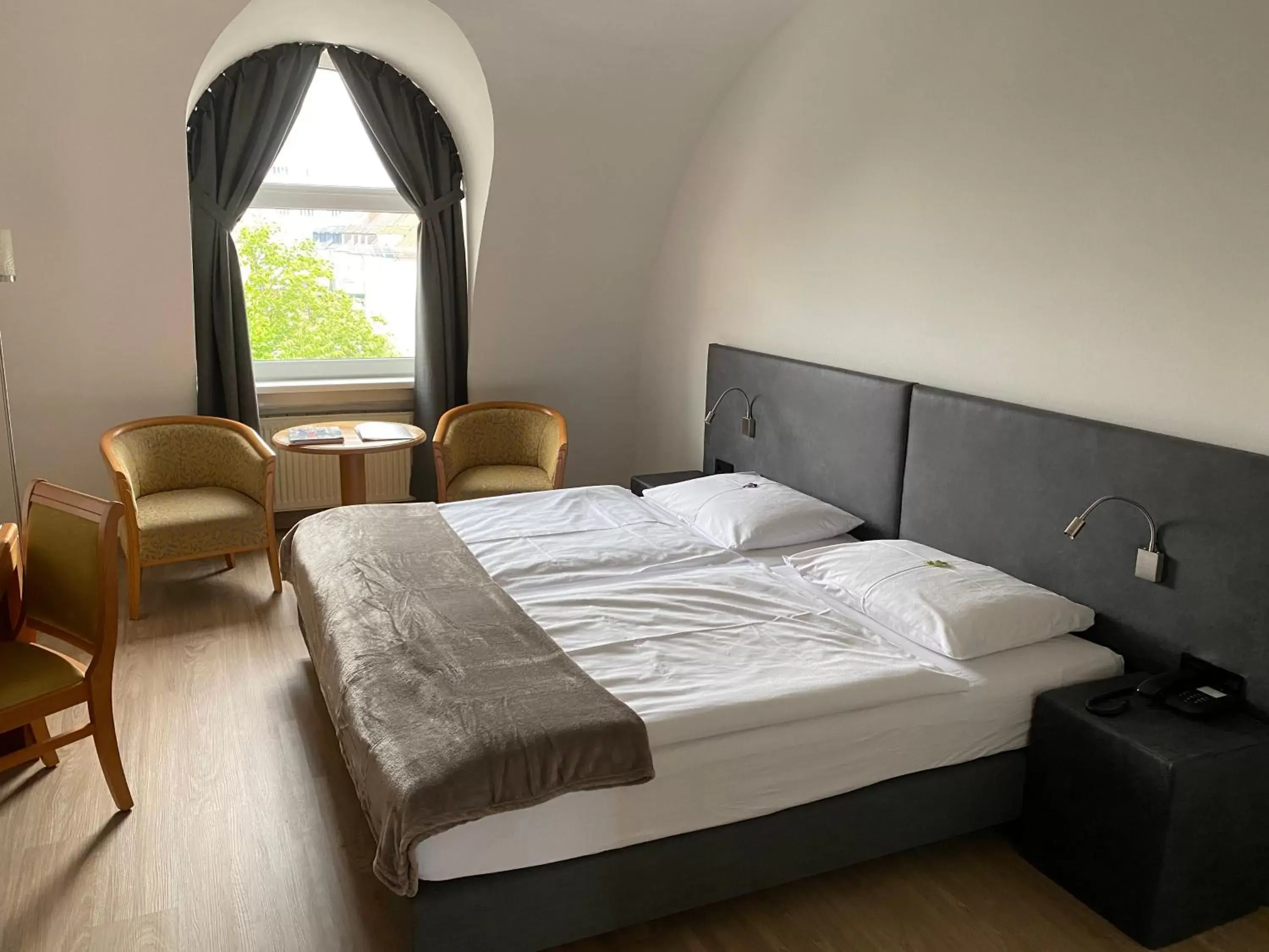 Photo of the whole room, Bed in Skycity Hotel Atrigon