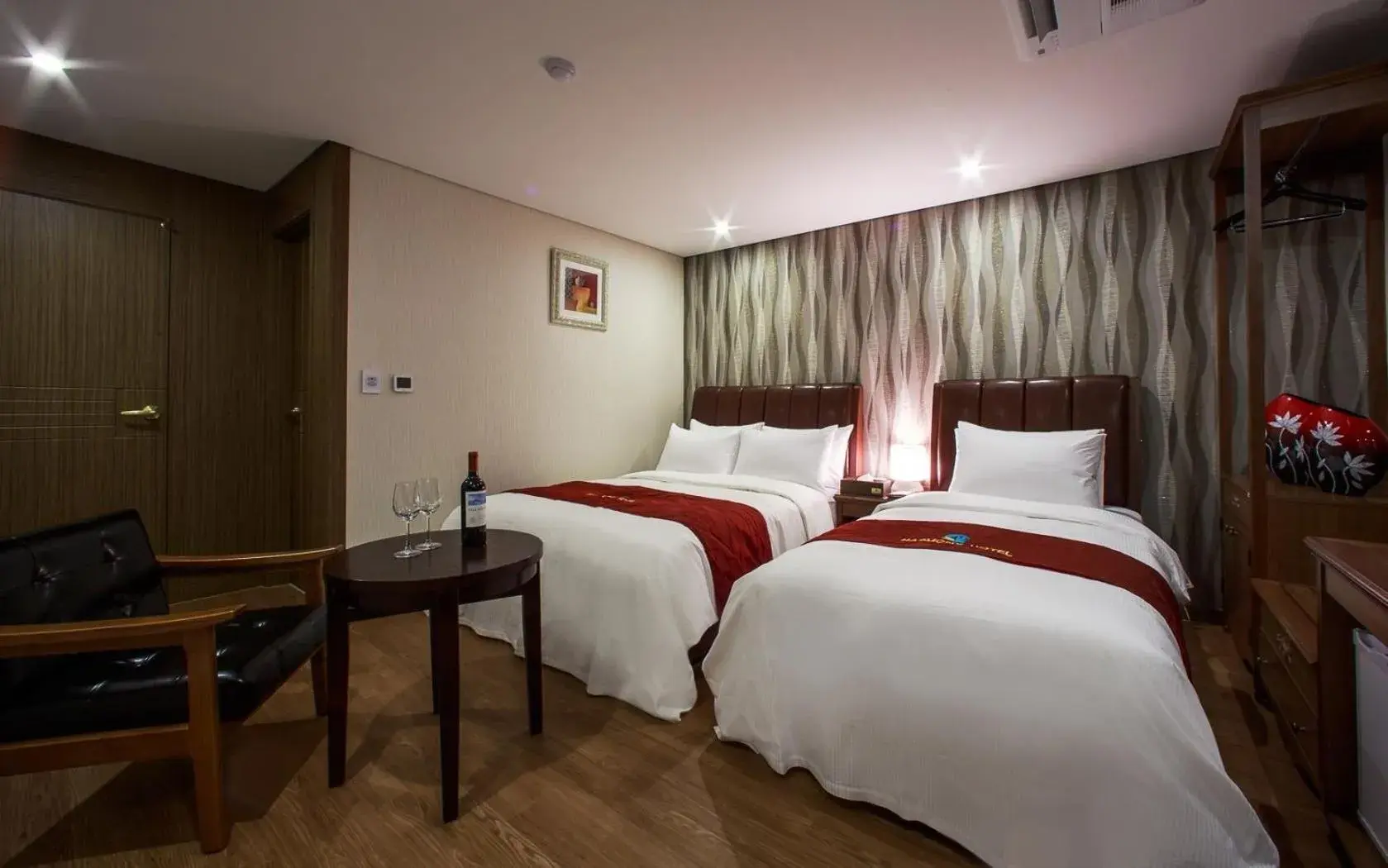 Photo of the whole room, Bed in Harmony Hotel